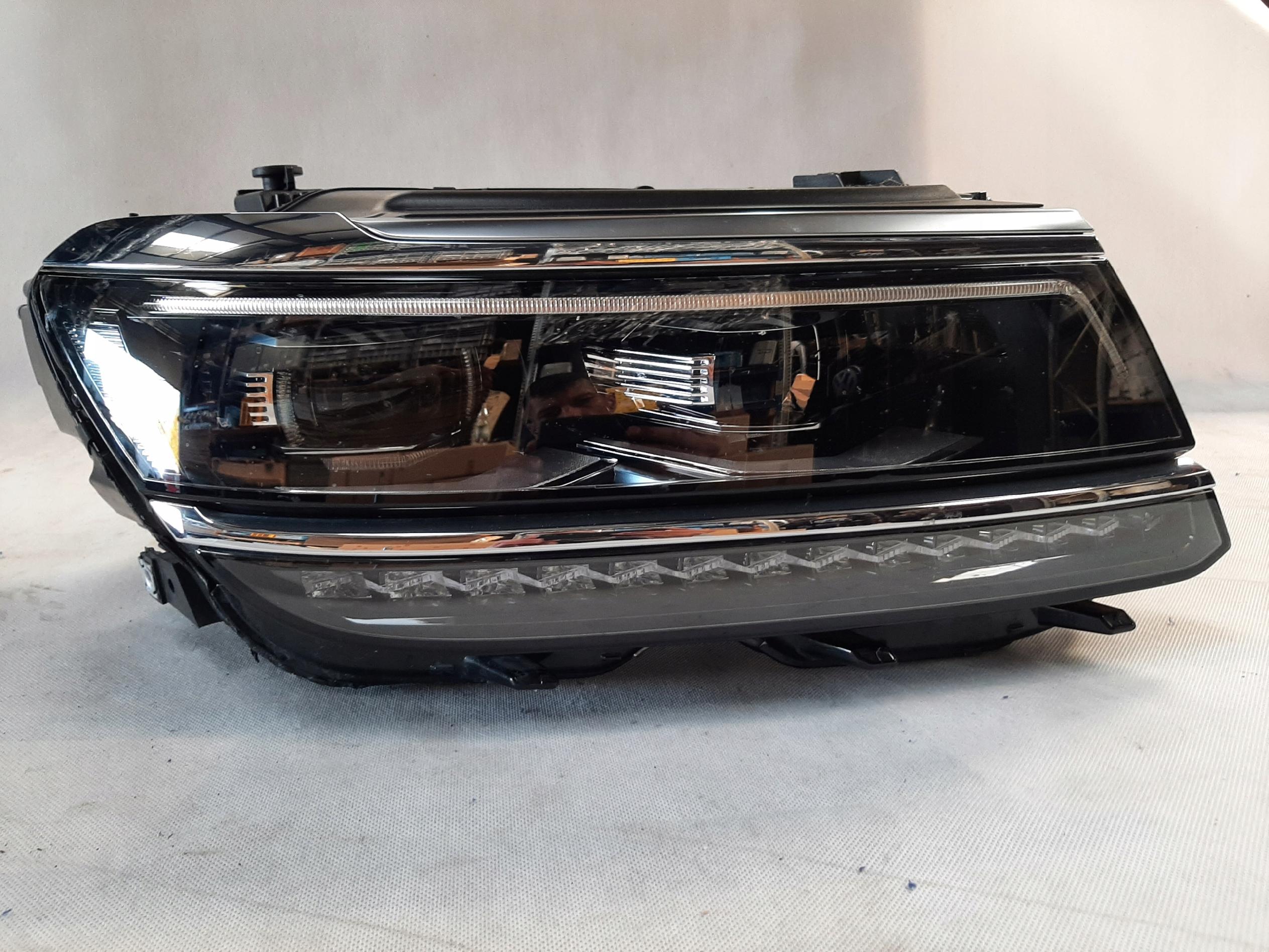 VW TIGUAN II REFLEKTOR LED LAMPA PRZÓD PRZEDNIA PRAWA 5NB941082D