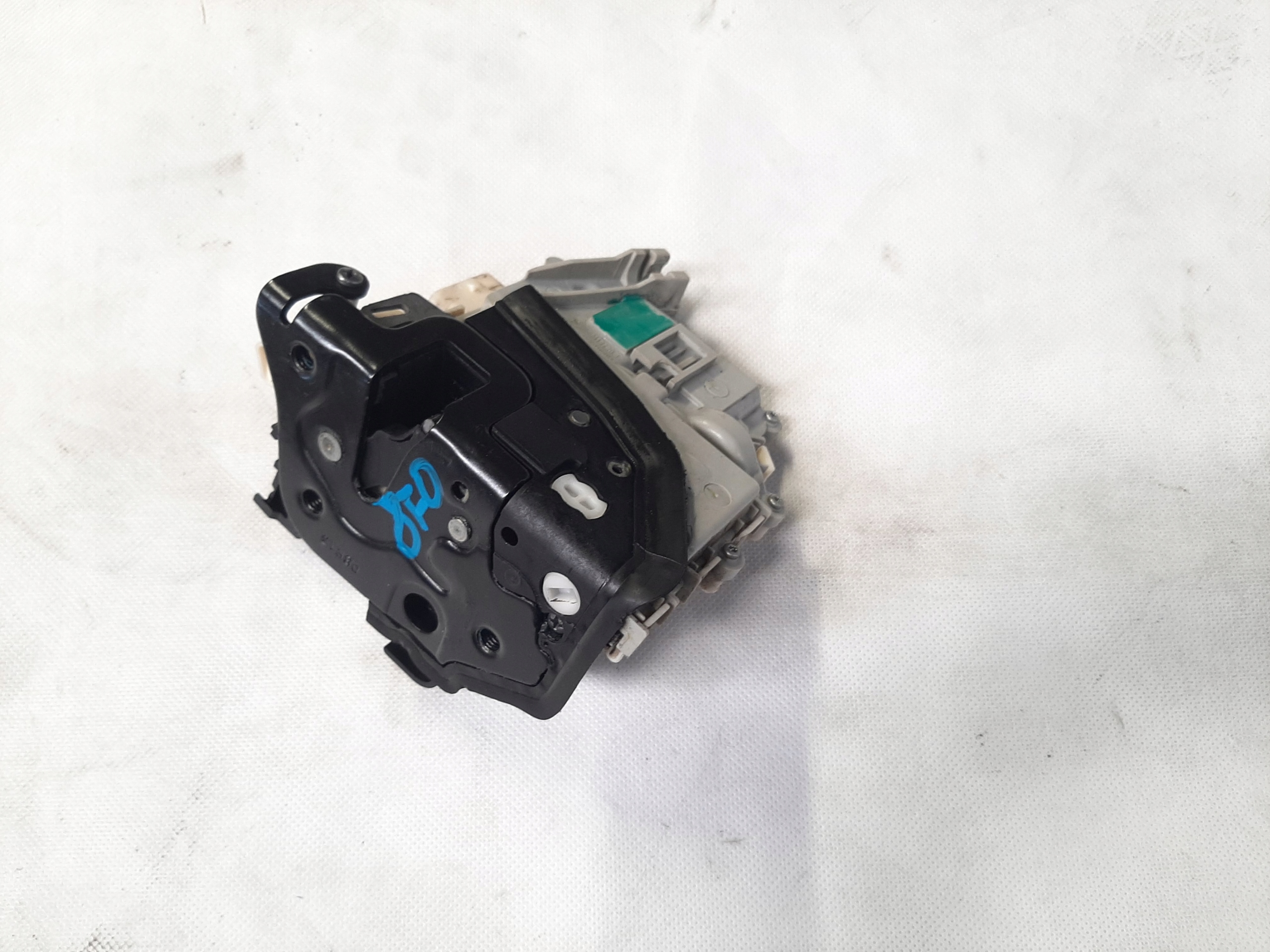 AUDI A5 8T ZAMEK DRZWI PRAWY PRZÓD PRZEDNI 8J1837016D