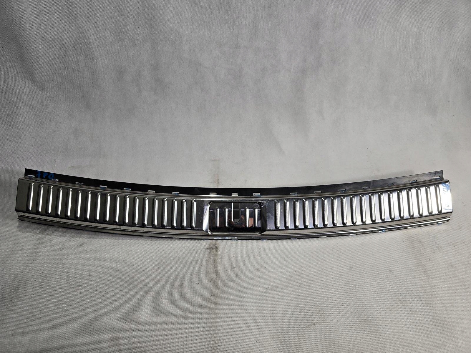 VW TOUAREG II 7P CAYENNE II OSŁONA PASA TYLNEGO TYŁ MASKOWNICA 7P0863459F