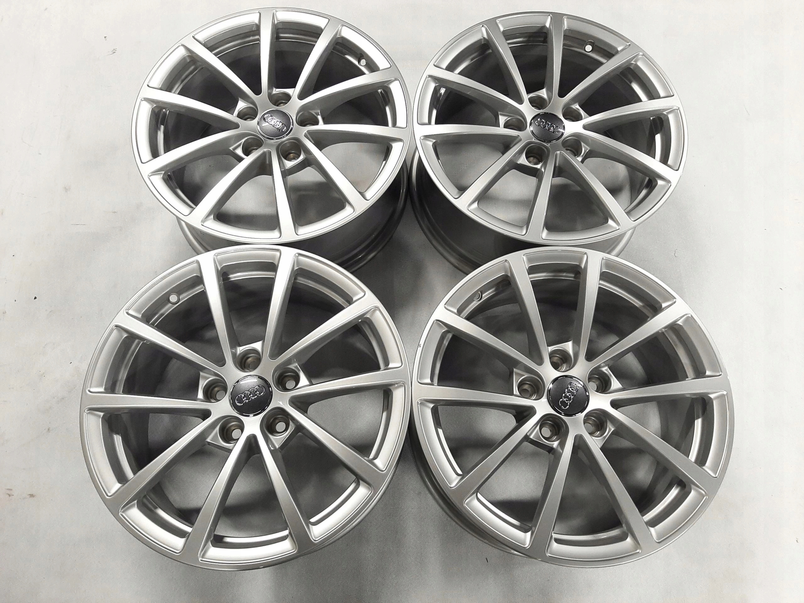 Audi A6 C8 A7 Felgi 17" Alufelgi 4K0601025 komplet oryginał zestaw felga