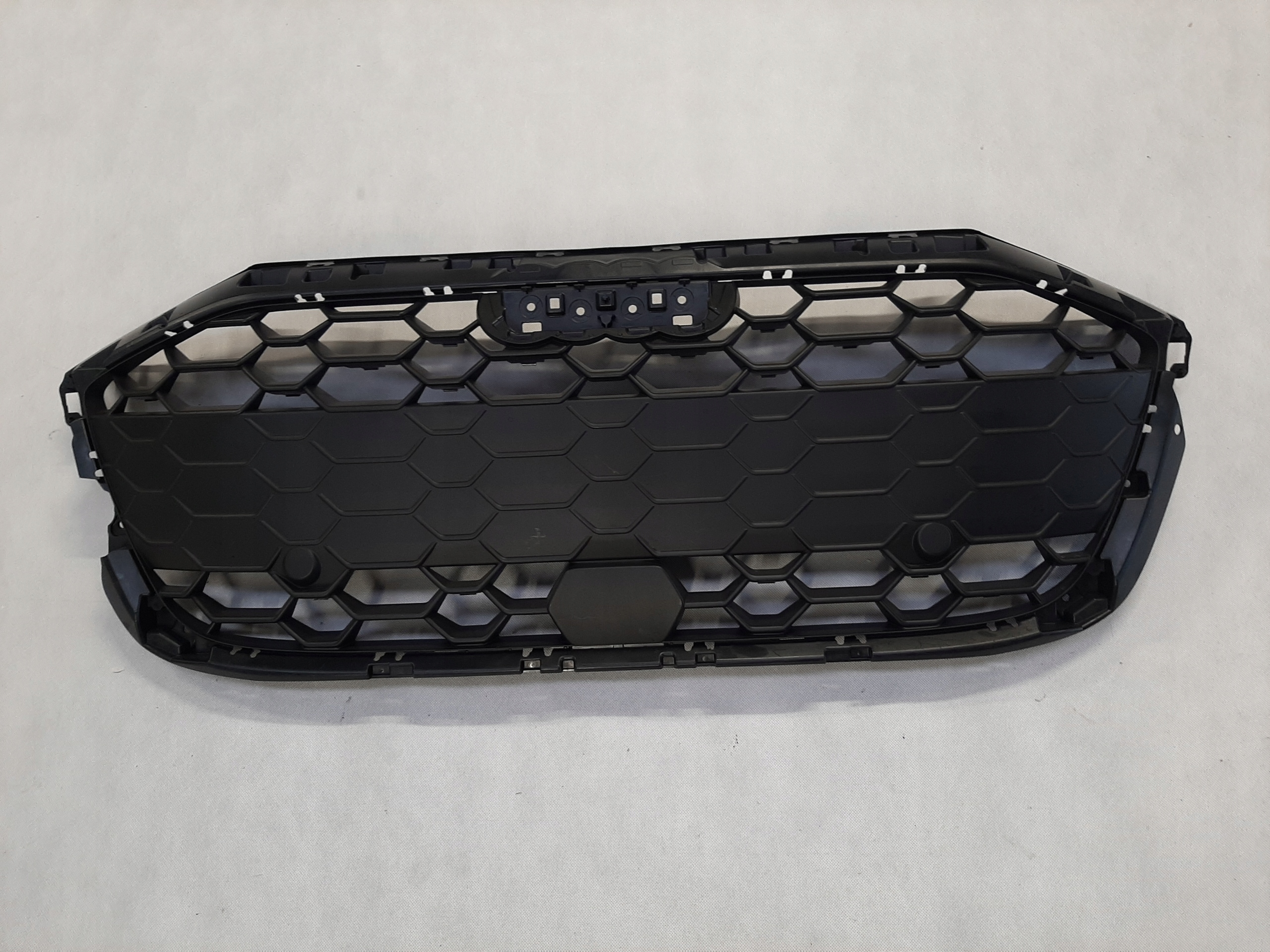 AUDI A3 IV LIFT 2024- ATRAPA GRILL 8Y0853651AL