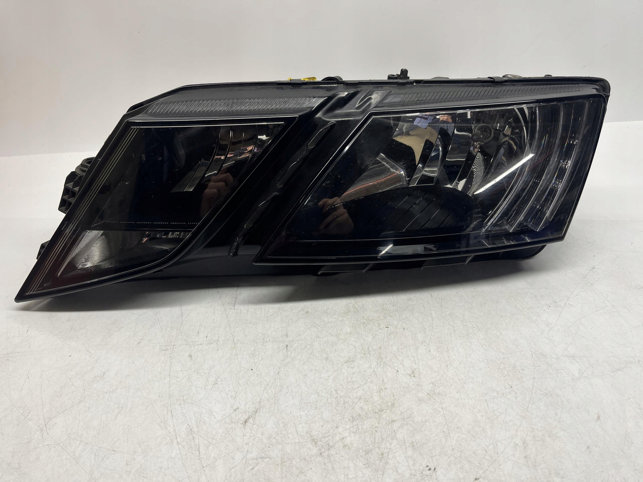 SKODA Octavia Reflektor Lampa Przód LEWY 5E1941015C