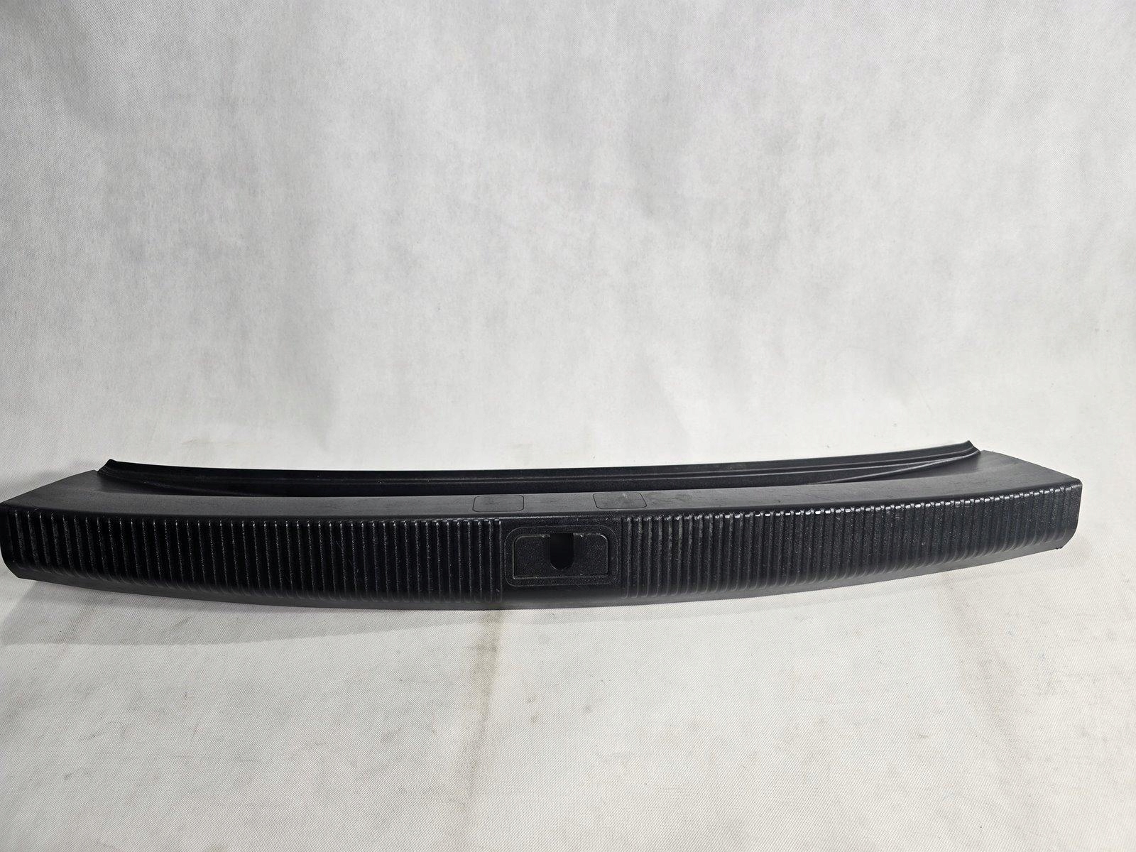 AUDI A8 S8 D3 OSŁONA PASA TYLNEGO TYŁ MASKOWNICA 4E0863471B
