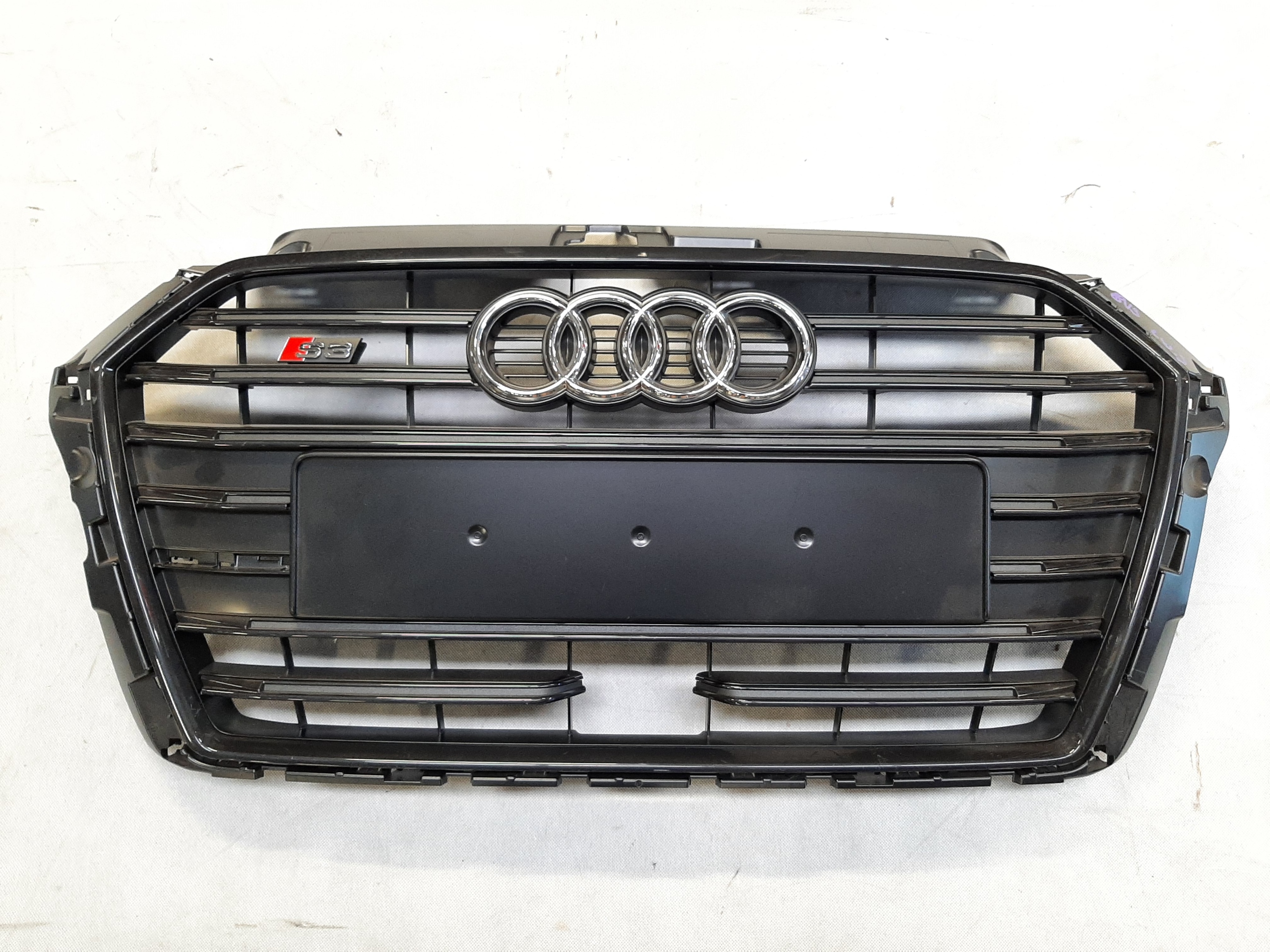 AUDI A3 S3 8V ATRAPA CHŁODNICY GRILL ZDERZAKA PRZÓD 8V3853651AE
