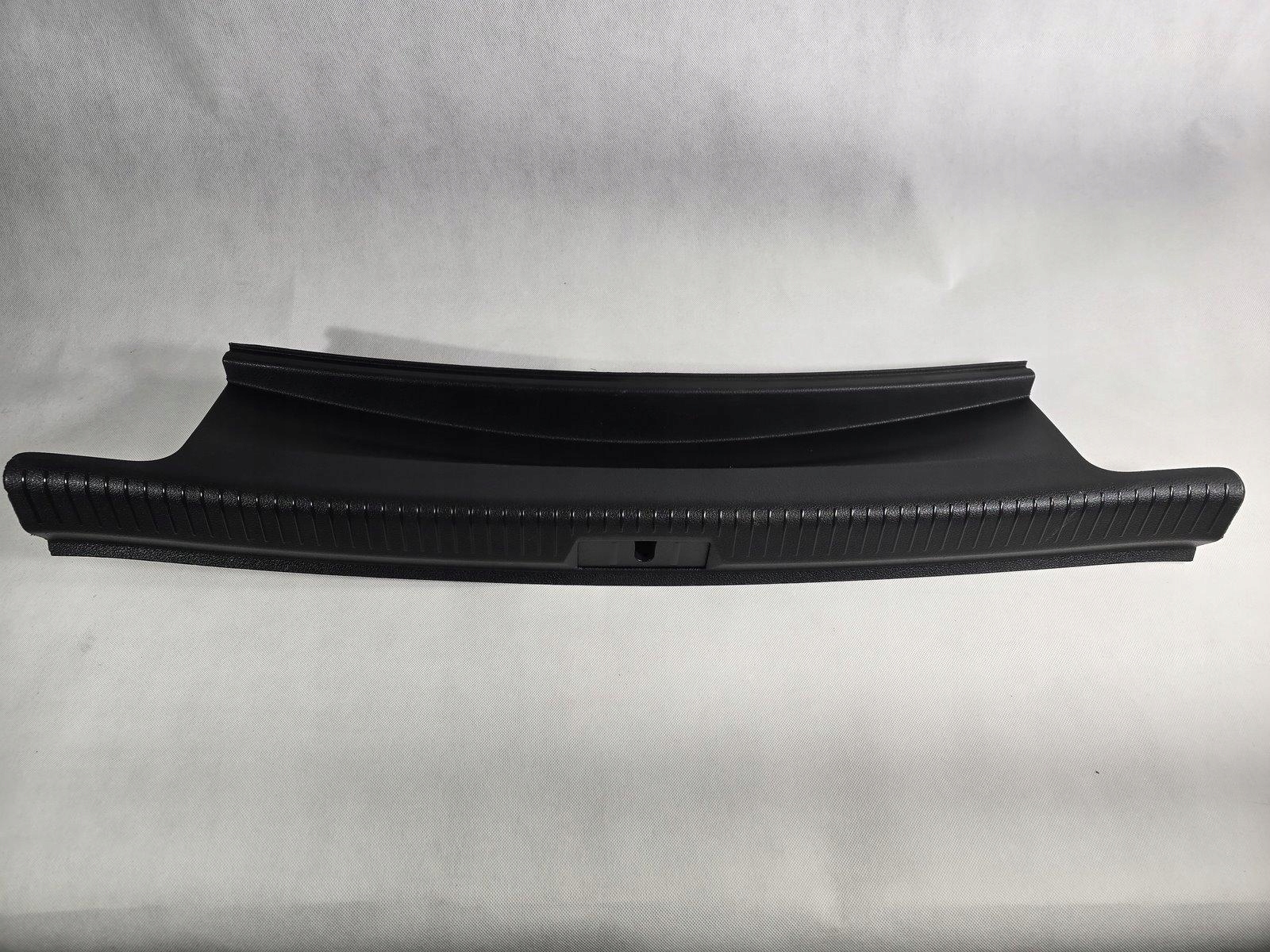 VW GOLF VII HB OSŁONA PASA TYLNEGO TYŁ MASKOWNICA 5G6863459K