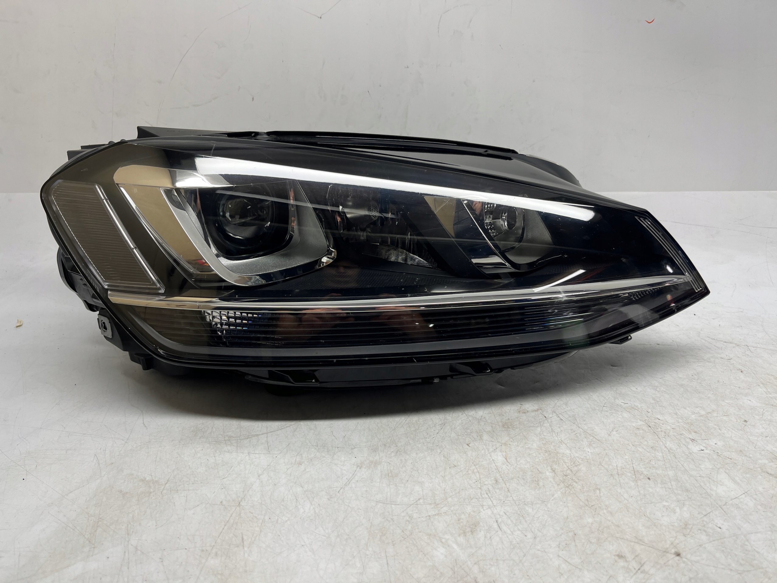 VOLKSWAGEN GOLF VII REFLEKTOR PRZÓD PRAWY PRZETWORNICE XENON LED 5GG941032