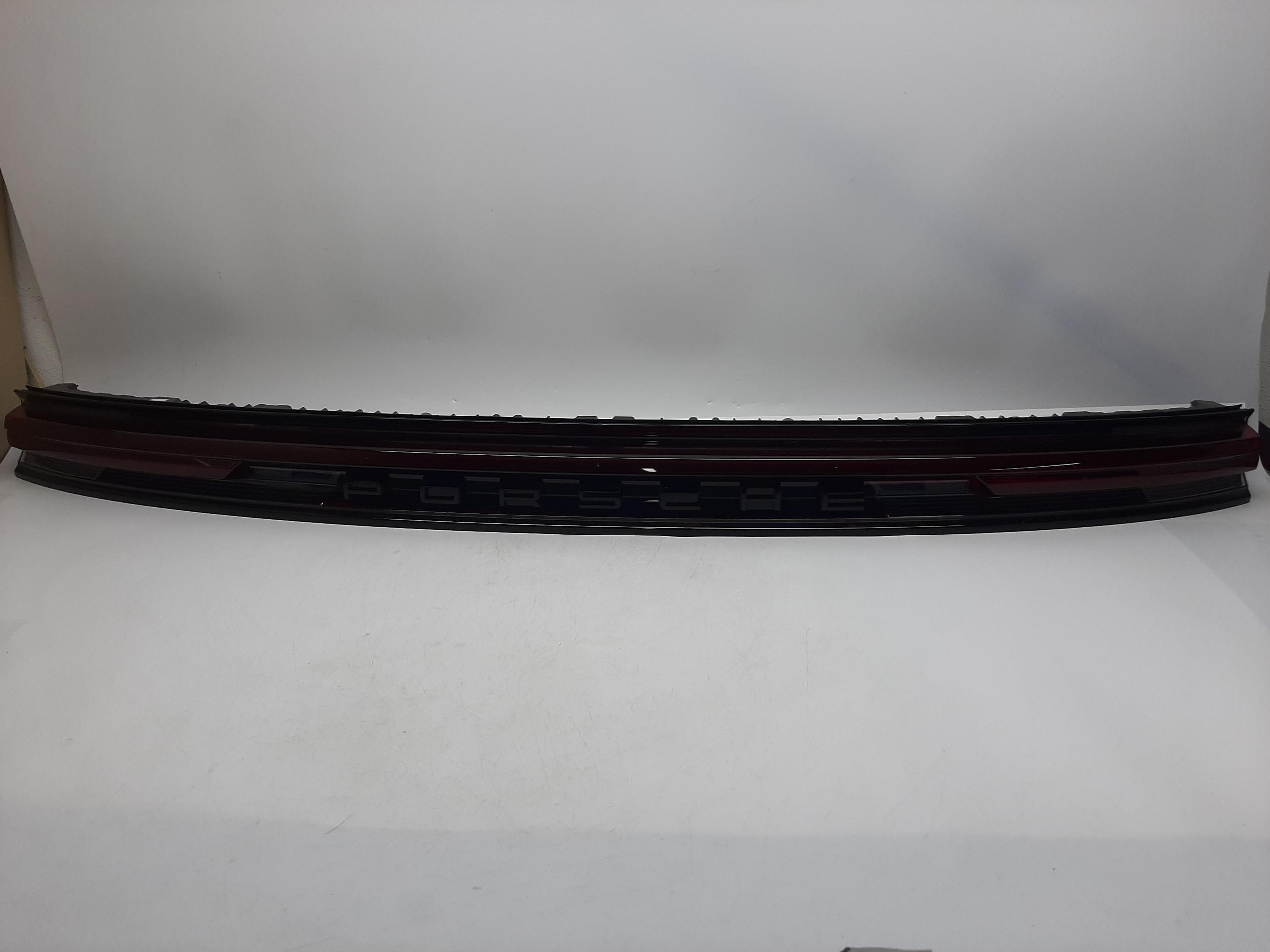 PORSCHE CAYENNE 9Y LIFT BLENDA LAMPA ŚRODKOWA TYŁ TYLNA 9Y0945207BD