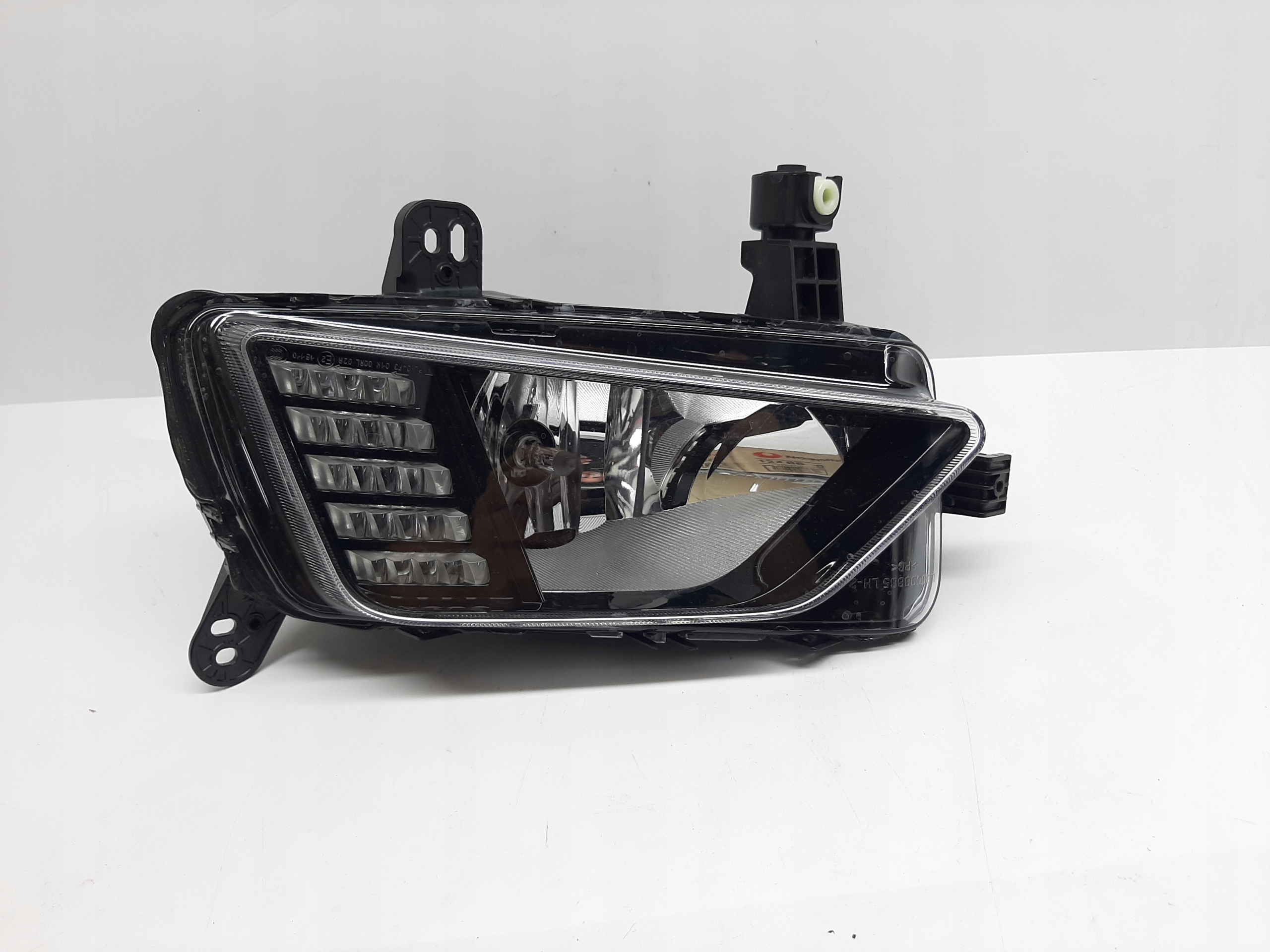 VW POLO VI 2017- LAMPA LED DRL HALOGEN PRZECIWMGIELNY LEWY PRZÓD 2G0941661C