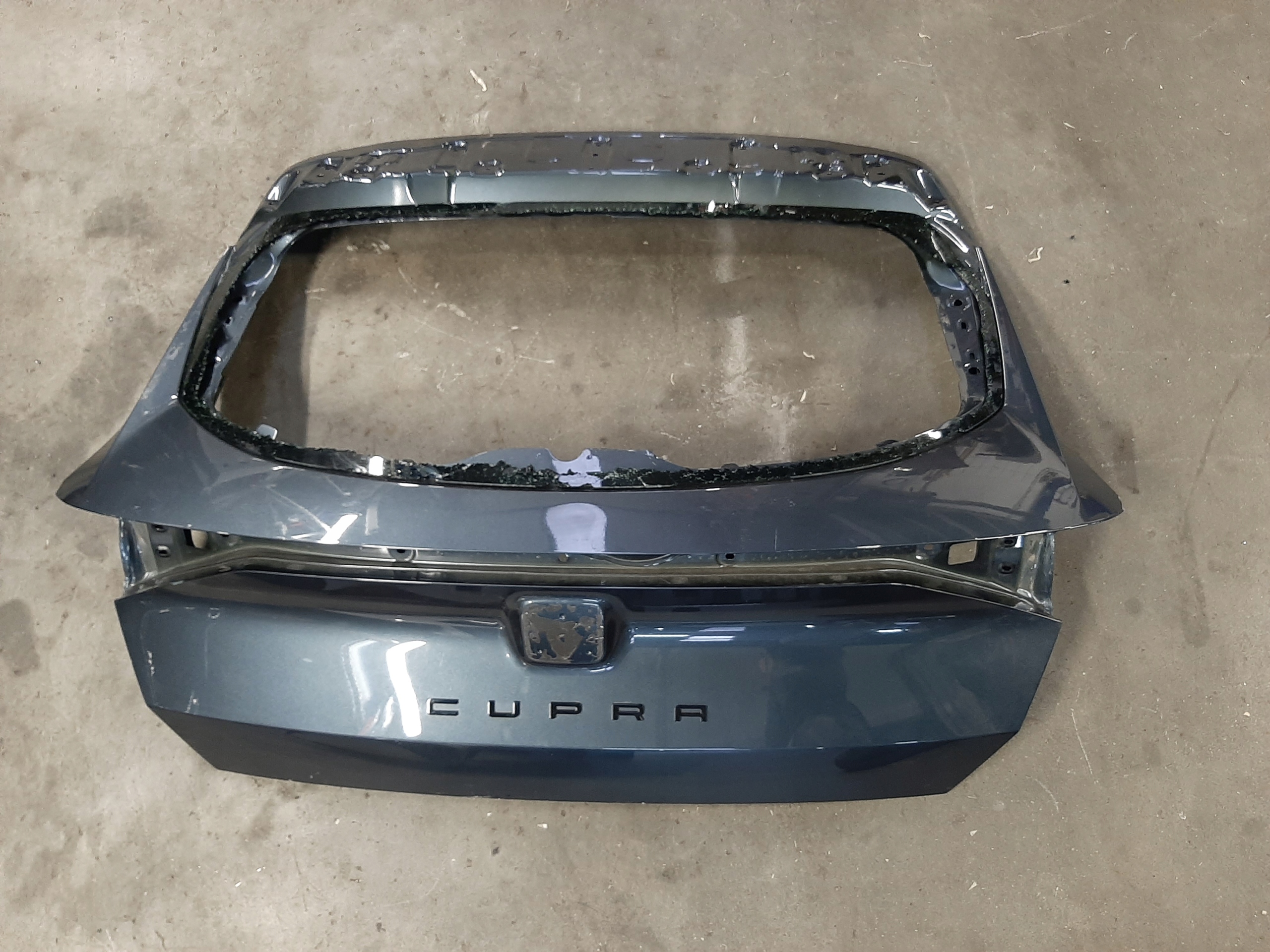 CUPRA FORMENTOR POKRYWA BAGAŻNIKA KLAPA TYŁ 5FF
