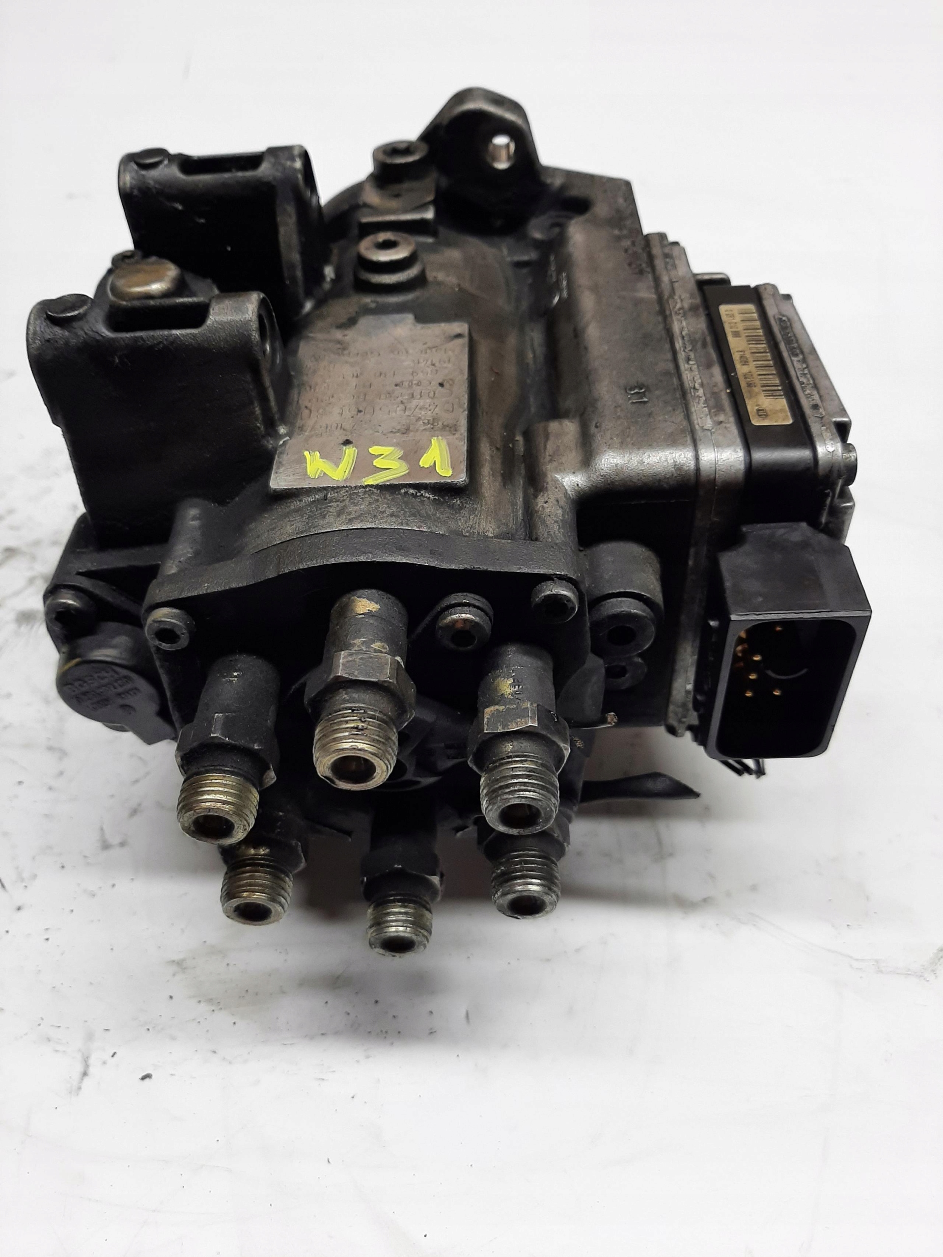 AUDI A4 B6 POMPA WTRYSKOWA 2.5 TDI 059130106J 0470506030