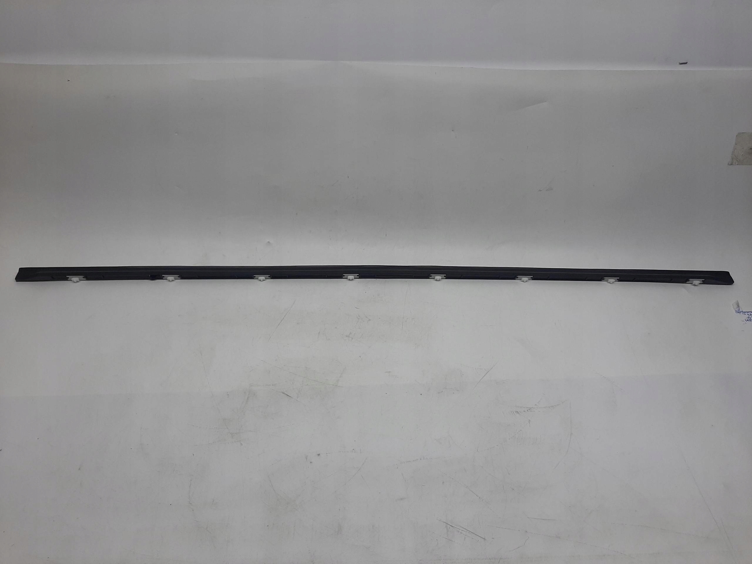 LISTWA DOLNA DRZWI PRAWY PRZÓD MERCEDES-BENZ C-CLASS W204 A2946903662