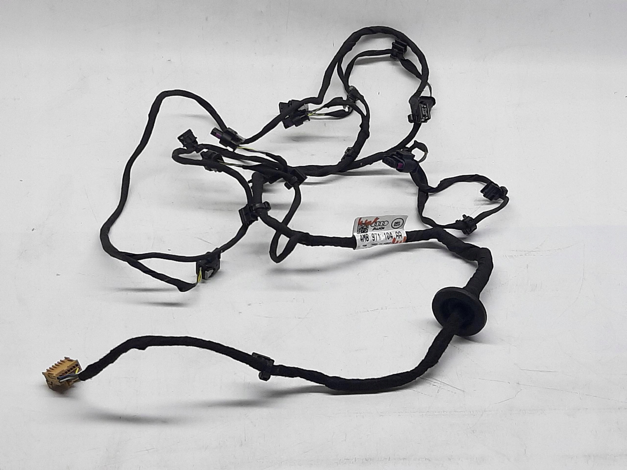 AUDI Q8 WIĄZKA INSTALACJA ZDERZAKA TYŁ PDC 4M8971104AA