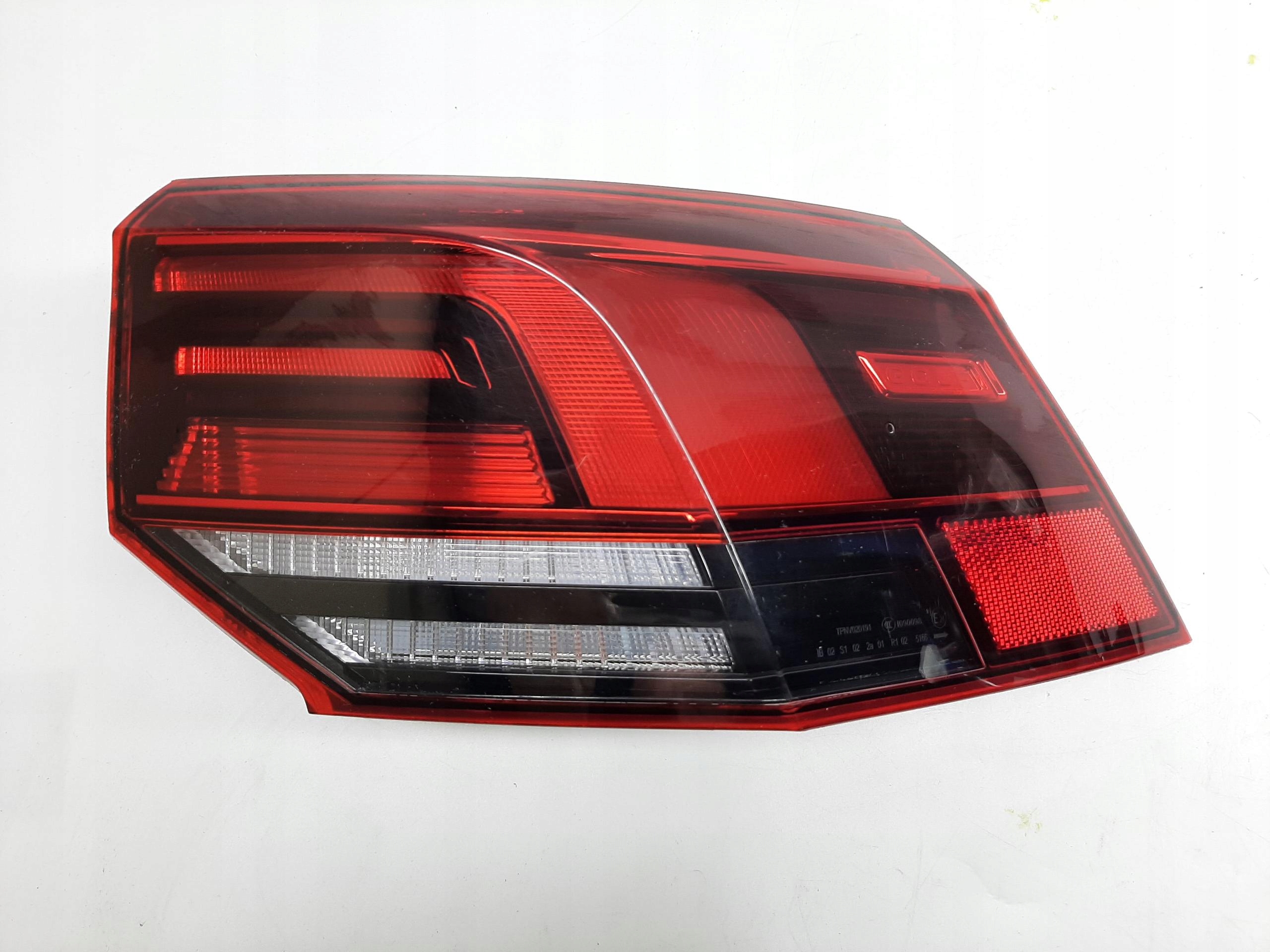 VW GOLF VIII LAMPA PRAWA TYLNA TYŁ LED 5H0945096C