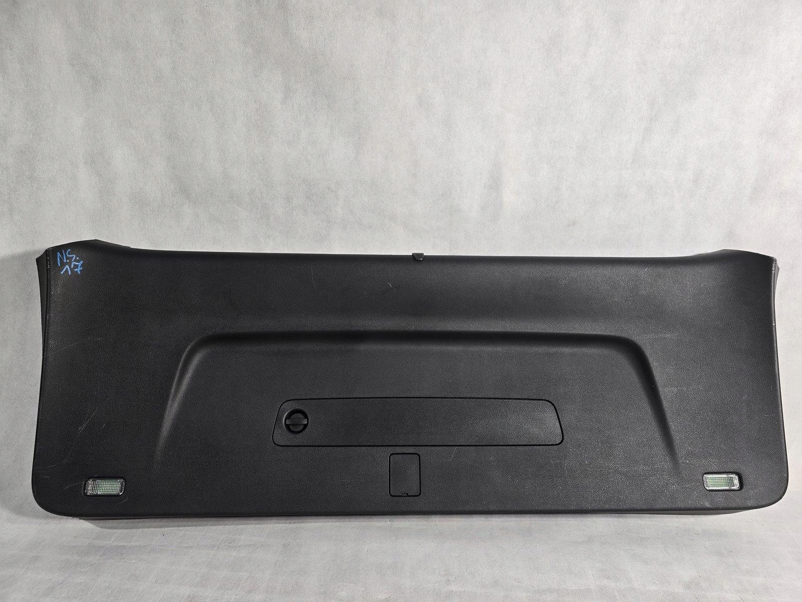 AUDI Q7 4M OSŁONA TAPICERKA KLAPY BAGAŻNIKA ROLETA 4M0867973F