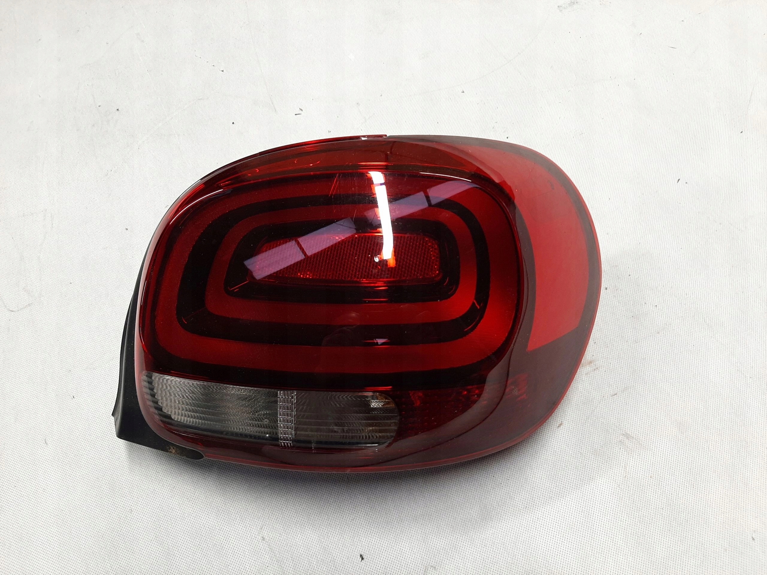 CITROEN C3 LAMPA PRAWY PRAWA TYŁ 9812257480