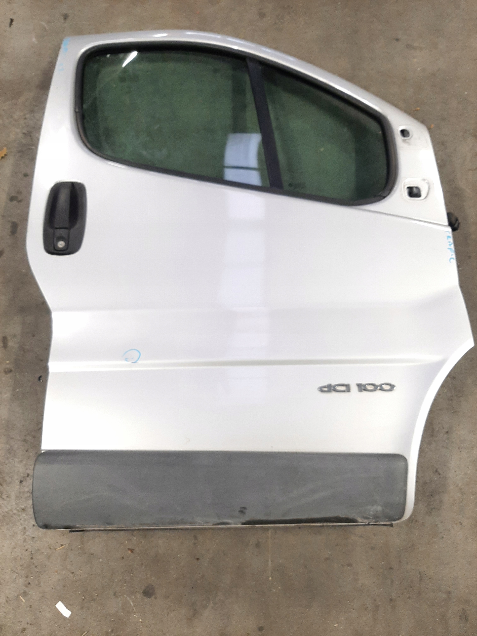 RENAULT TRAFIC II 2001- DRZWI PRAWE PRZEDNIE PRAWY PRZÓD