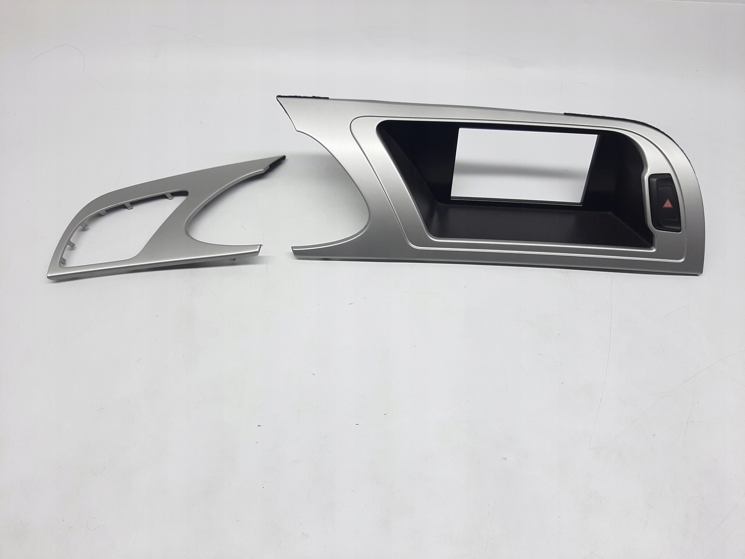 AUDI A4 B8 07-11r RAMKA OBUDOWA KONSOLI RADIA 8K1857186G