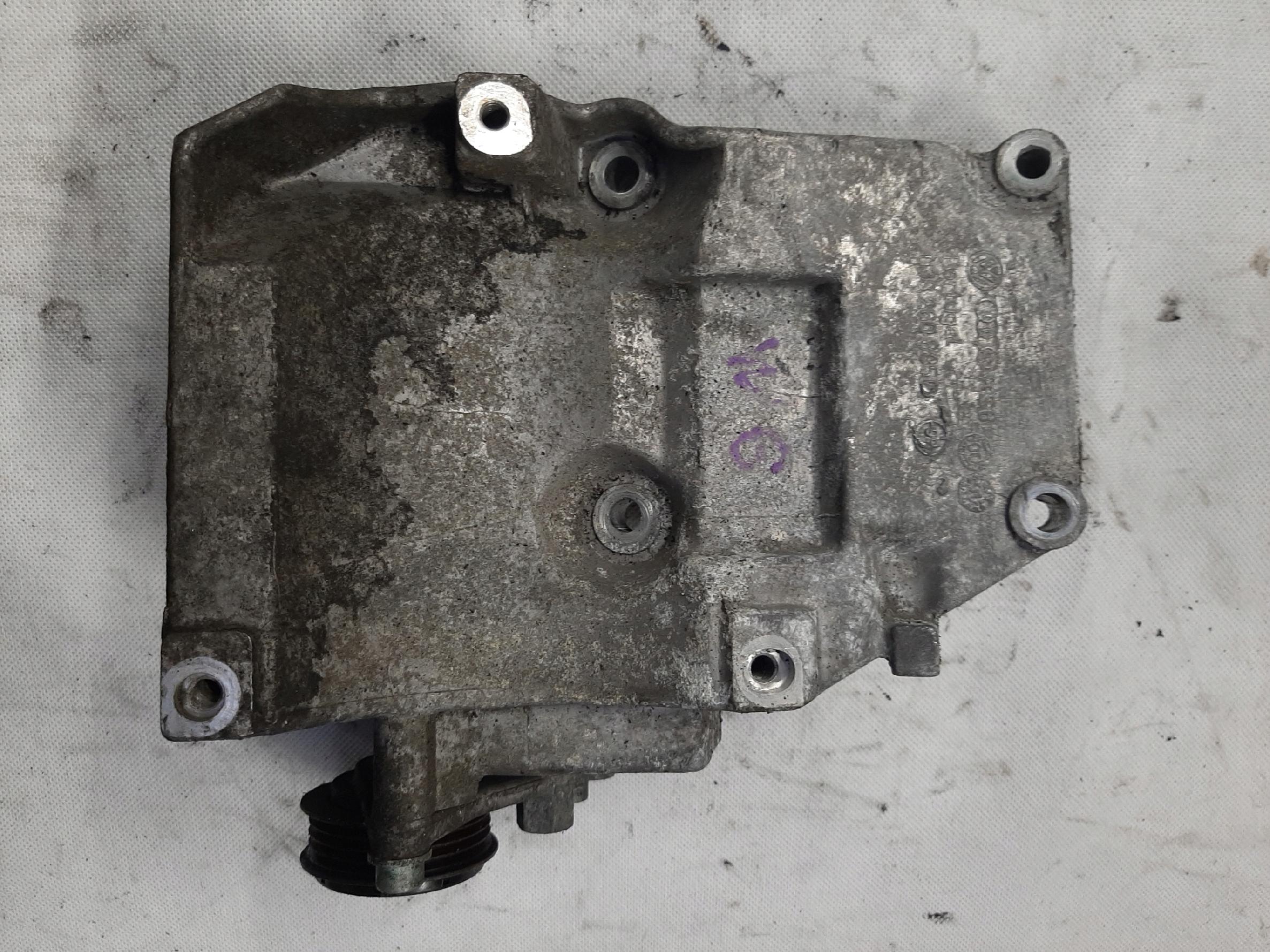 AUDI VW ŁAPA MOCOWANIE STELAŻ 038260885C
