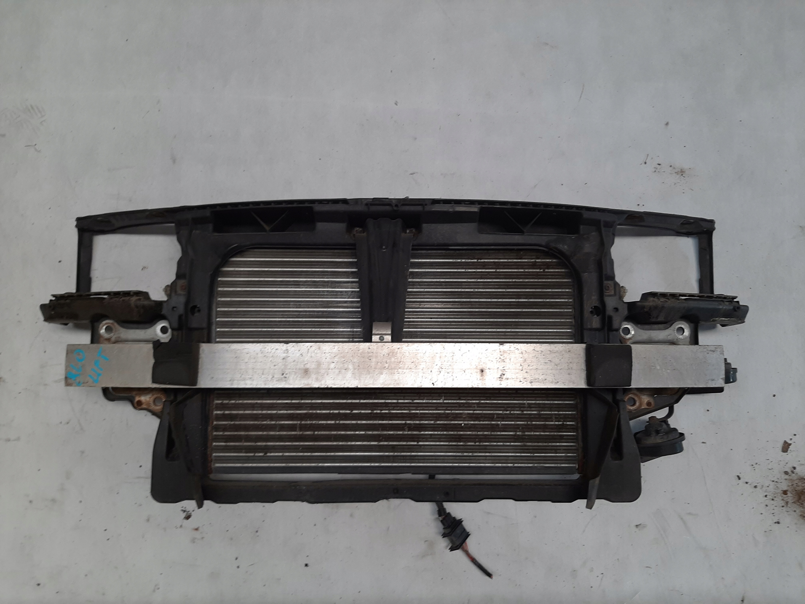 AUDI A3 8L PAS PRZEDNI WZMOCNIENIE CZOŁOWE KOMPLETNE 8L0805594C
