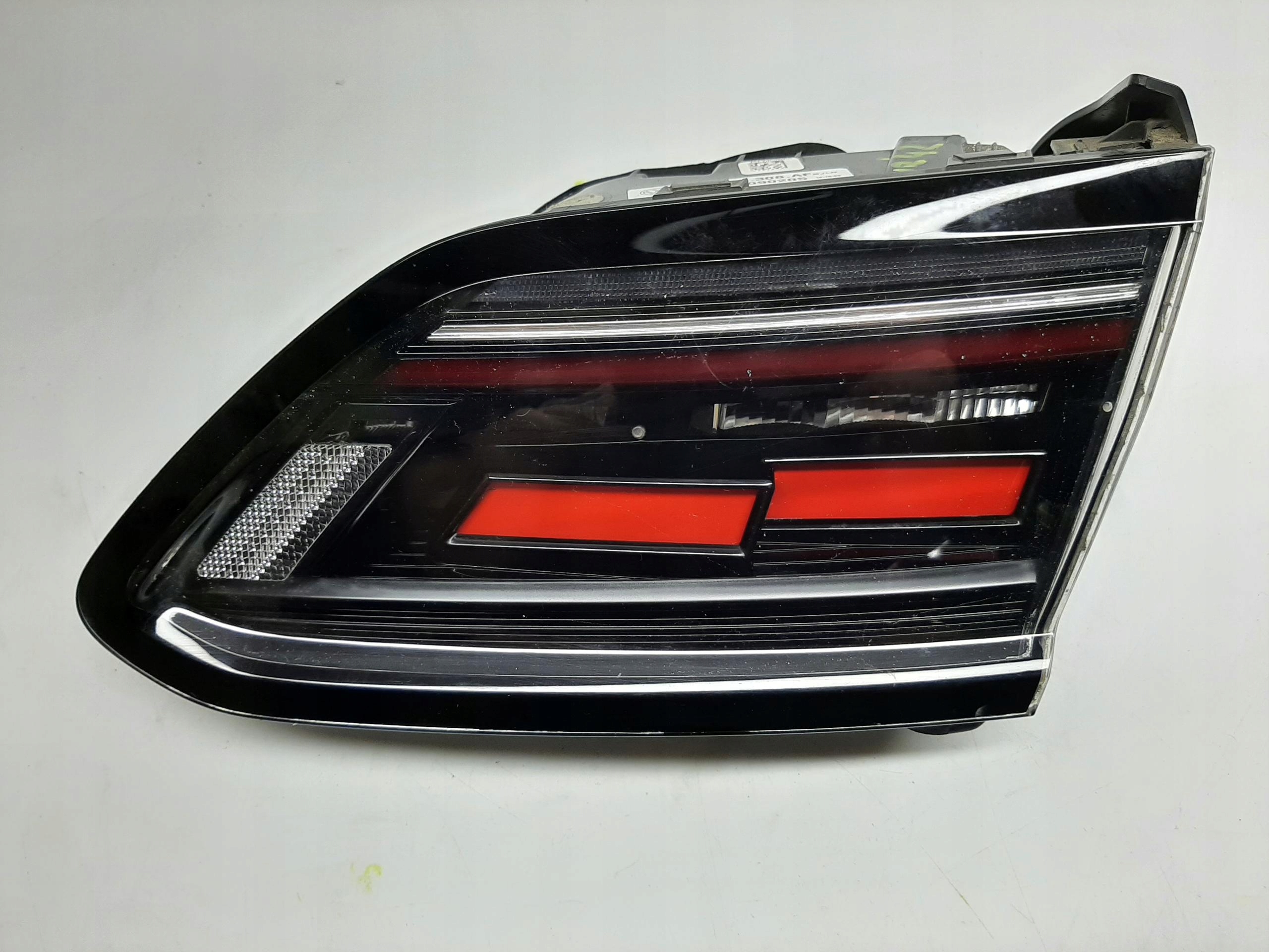 VW ARTEON SHOOTING BRAKE LAMPA PRAWA TYLNA TYŁ KLAPY LED 3G8945308AF