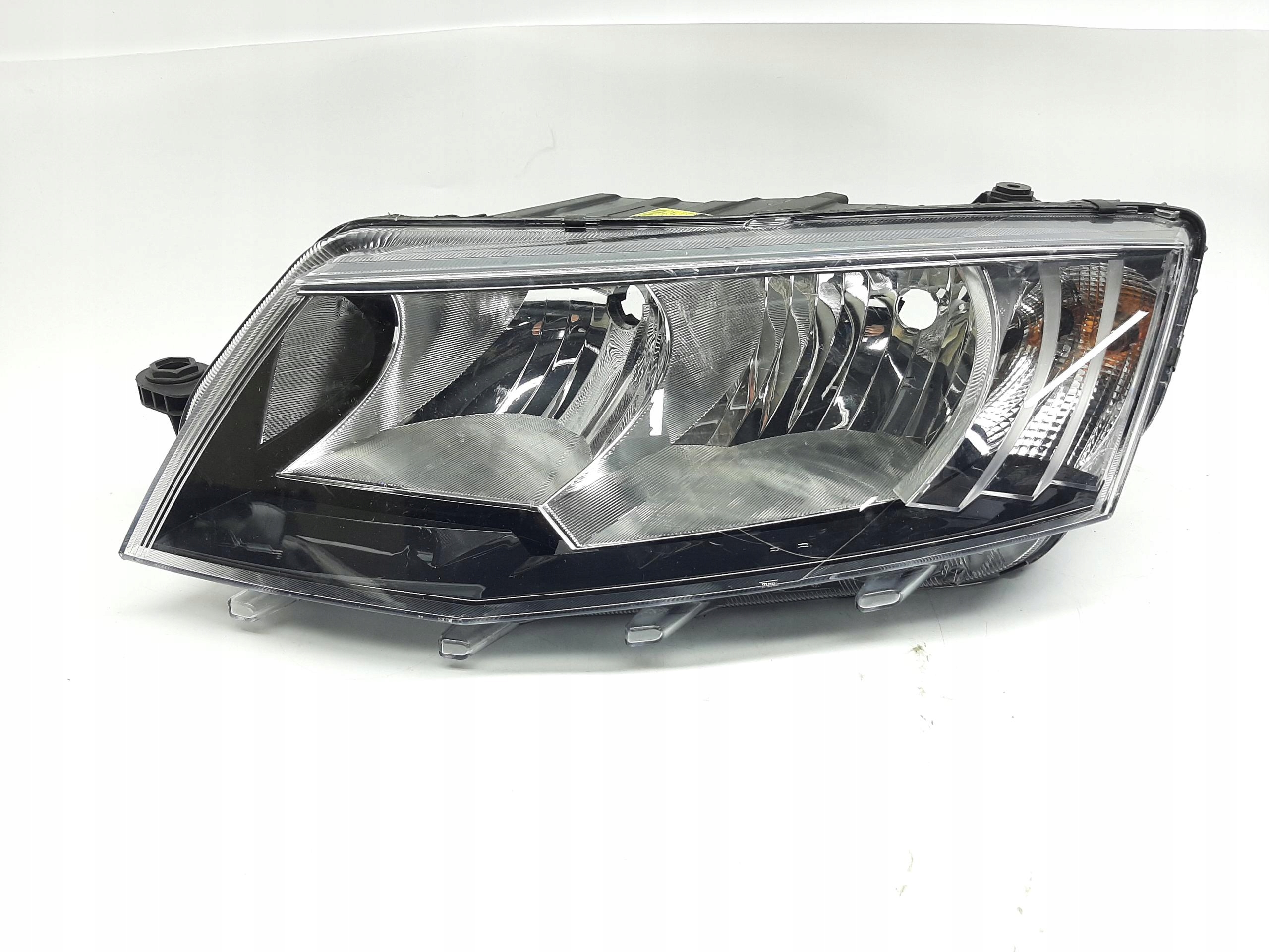 SKODA OCTAVIA III REFLEKTOR LAMPA LEWY PRZÓD PRZEDNIA 5E1941015