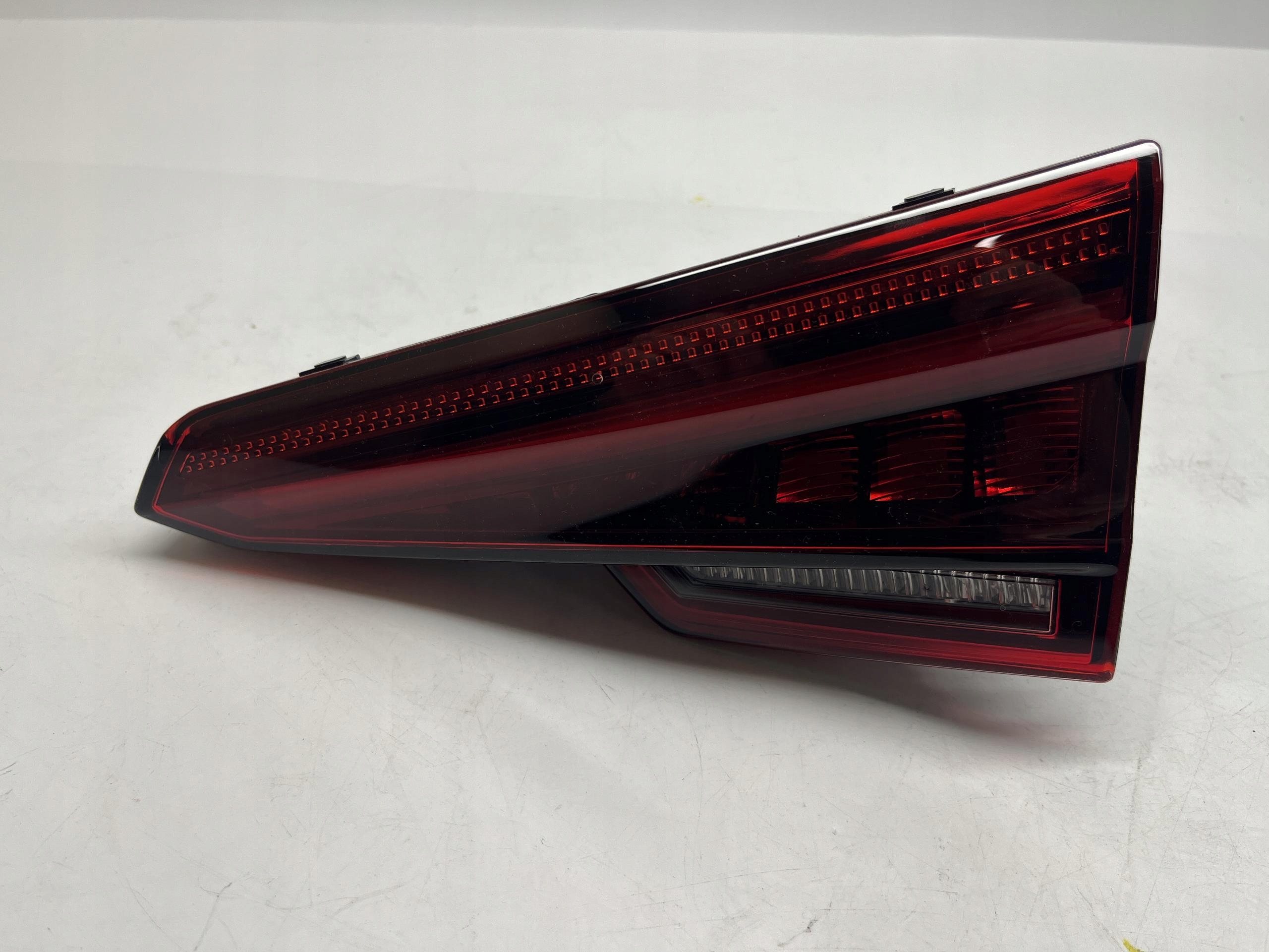 AUDI A4 B9 sedan lampa tył Prawa 8W5945094G