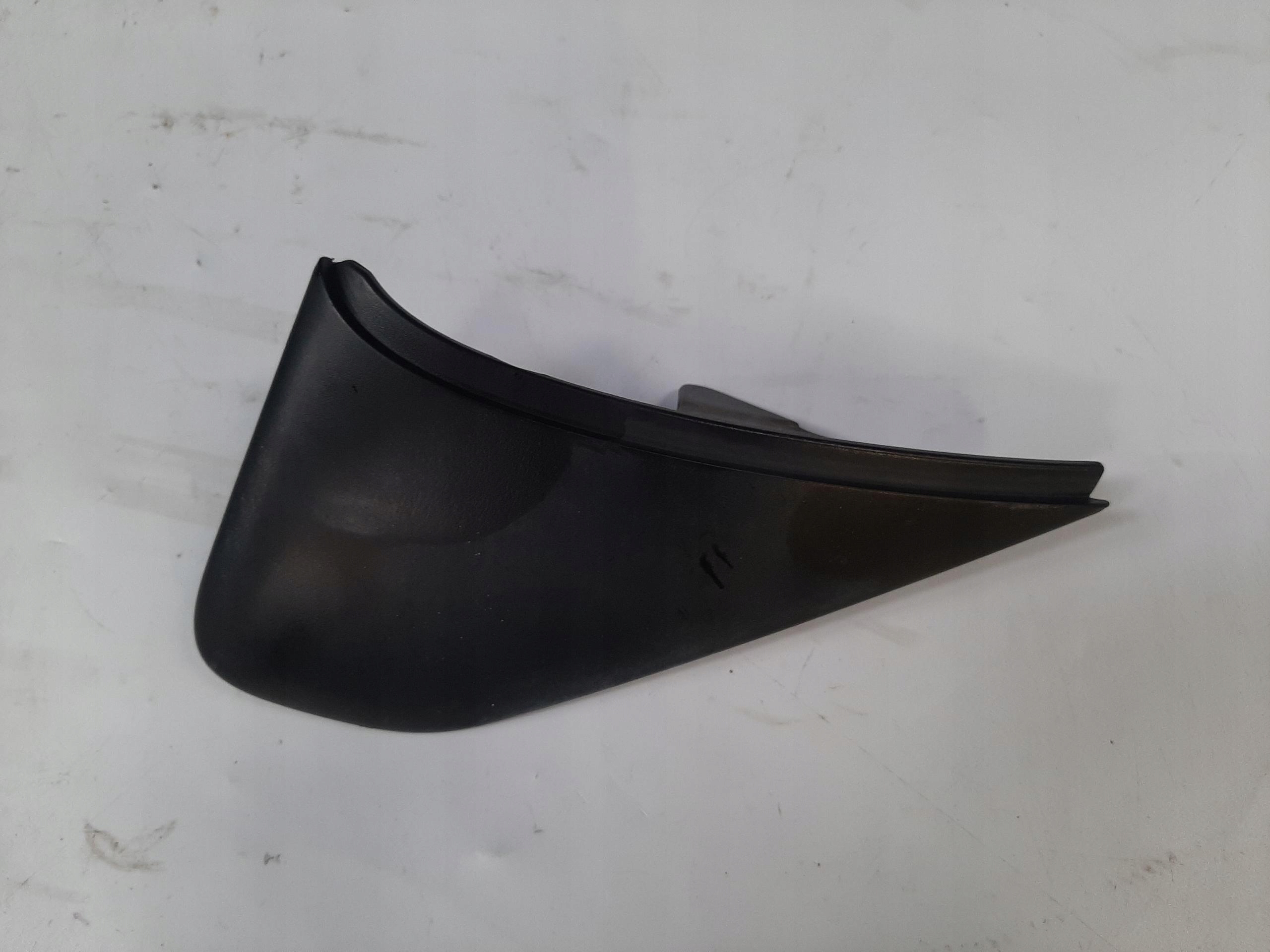 VW TRANSPORTER T5 OSŁONA ZAŚLEPKA TRÓJKĄT BŁOTNIKA 7H0857538