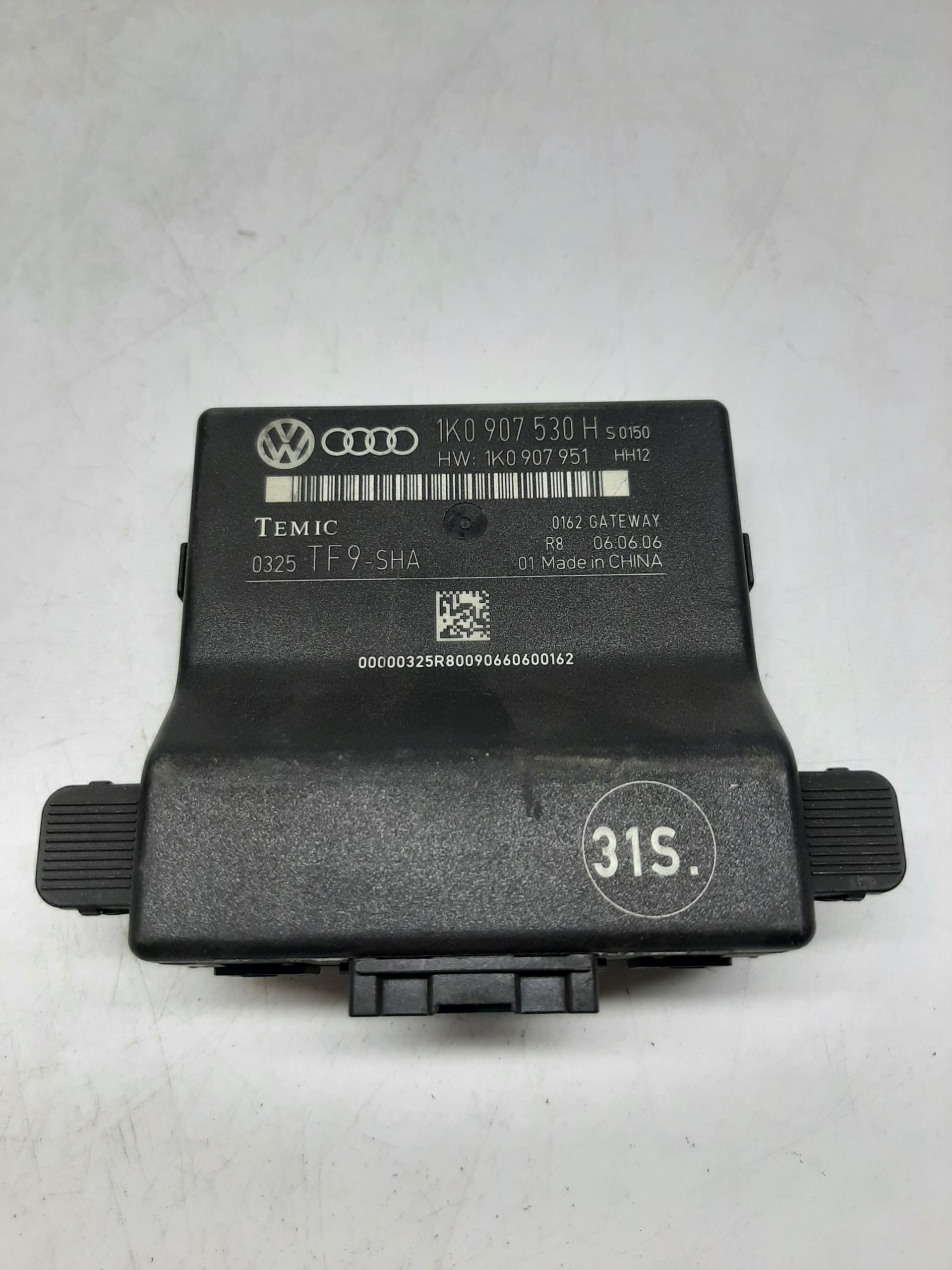 VW TOURAN I GOLF V MODUŁ INTERFACE GATEWAY 1K0907530H 1K0907951