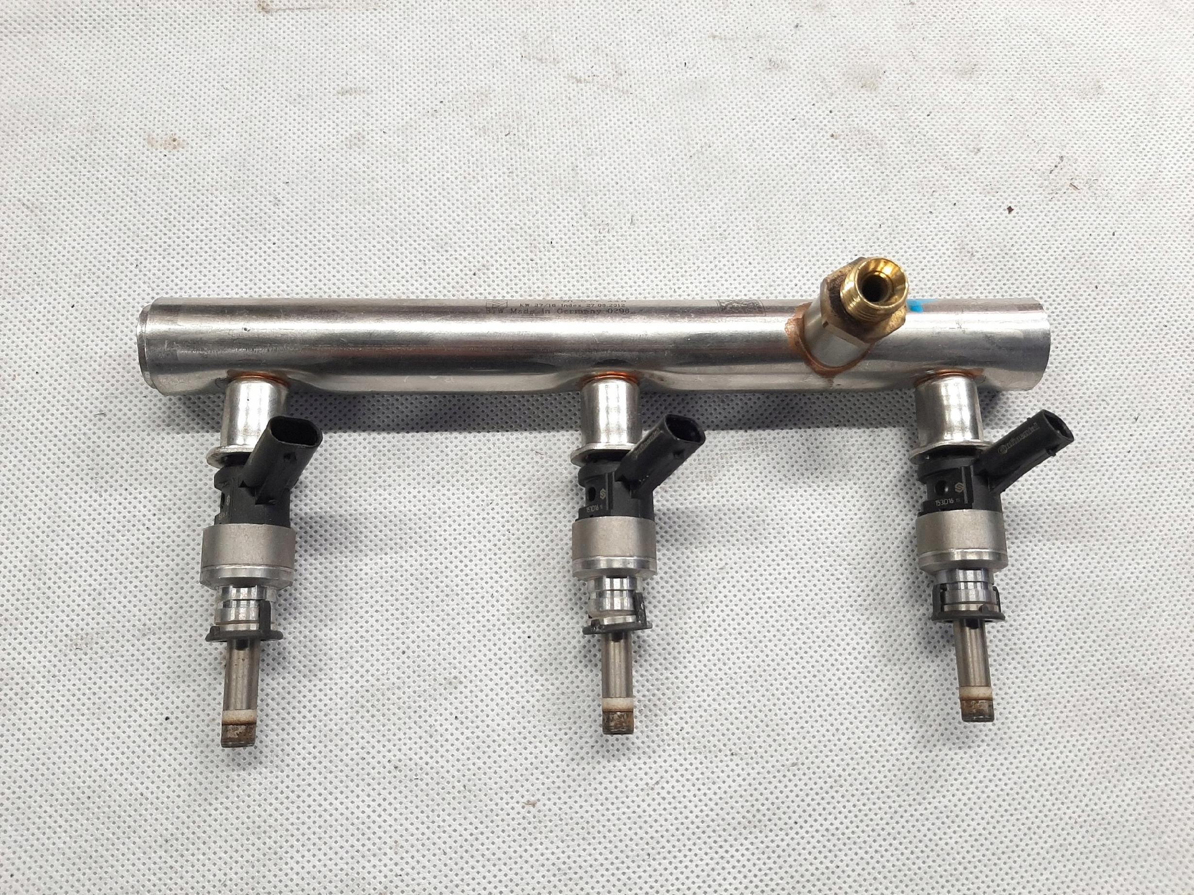 AUDI A6 C7 3.0 TFSI WTRYSK LISTWA WTRYSKOWA PRAWA 06E130090T