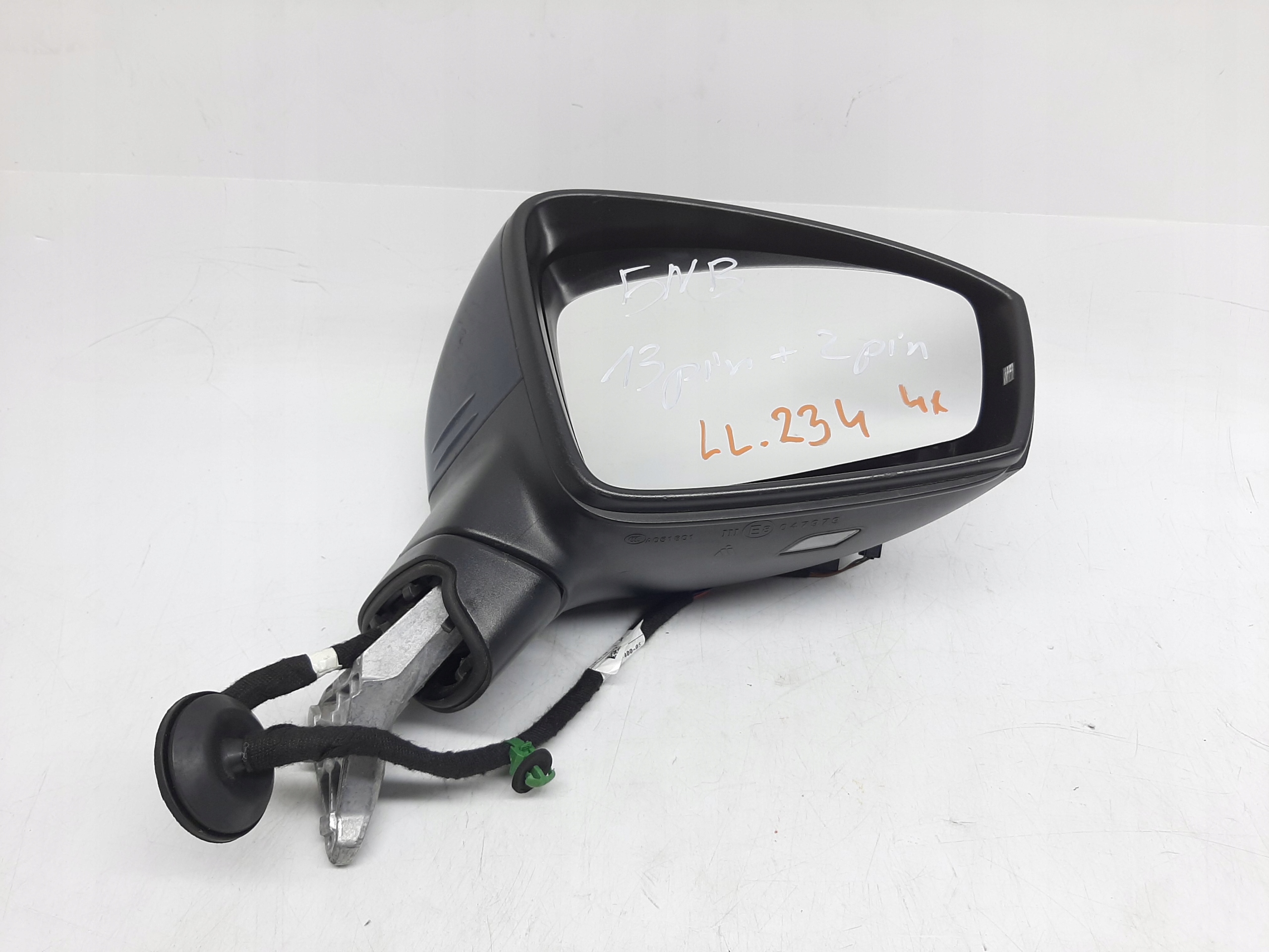 VW TIGUAN II LUSTERKO ZEWNĘTRZNE PRAWE 13 + 2 PIN KAMERA