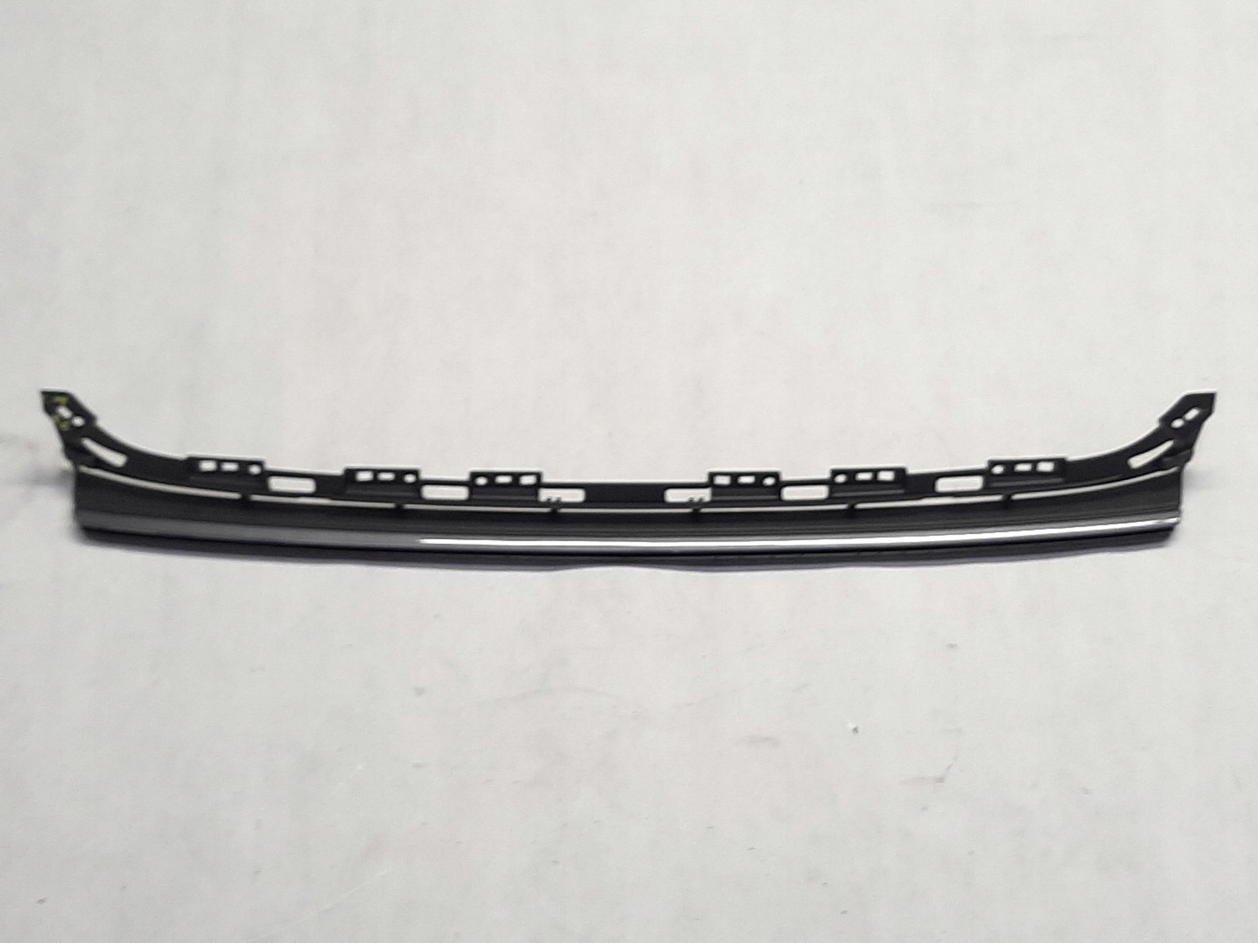 AUDI A8 D5 2017-2021 KRATKA DOLNA ZDERZAKA PRZÓD 4N0807697A