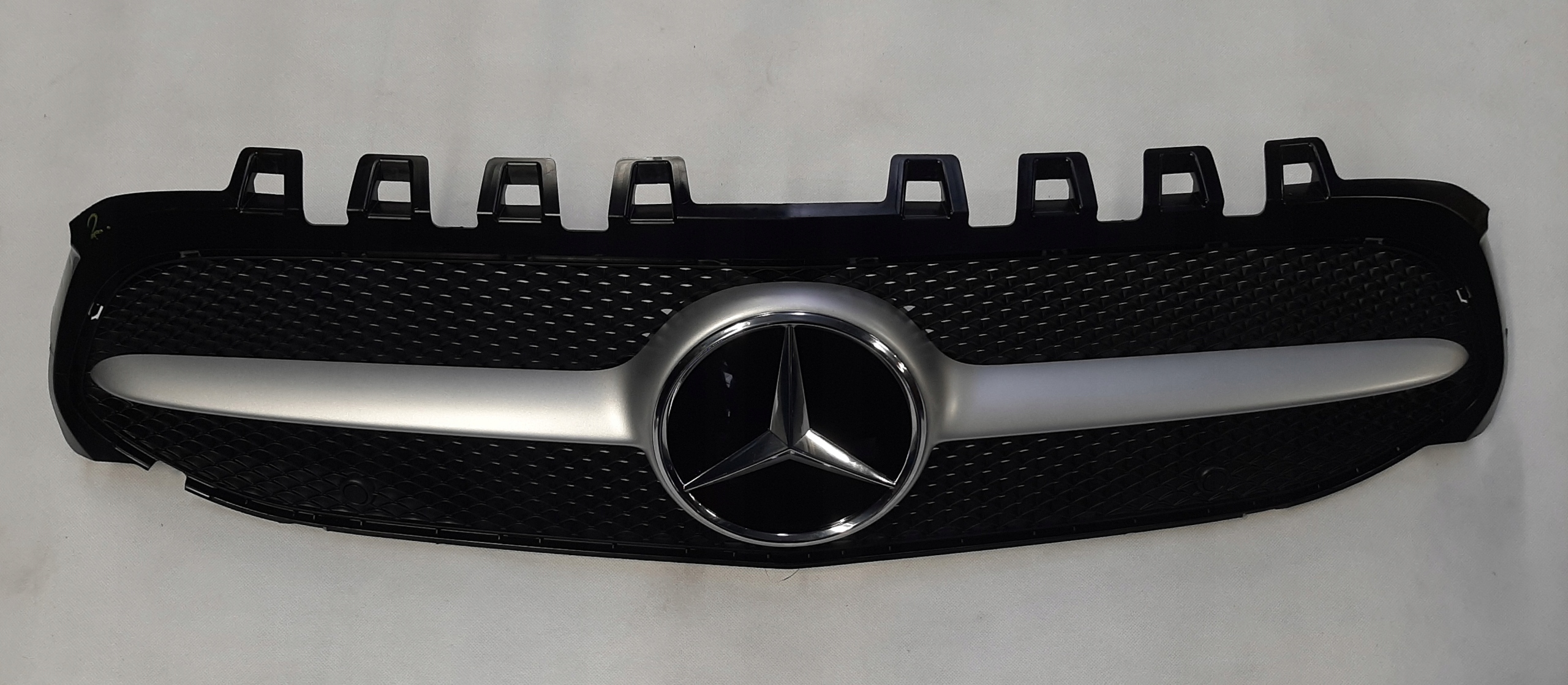 Mercedes-Benz A Grill Atrapa A1778880000