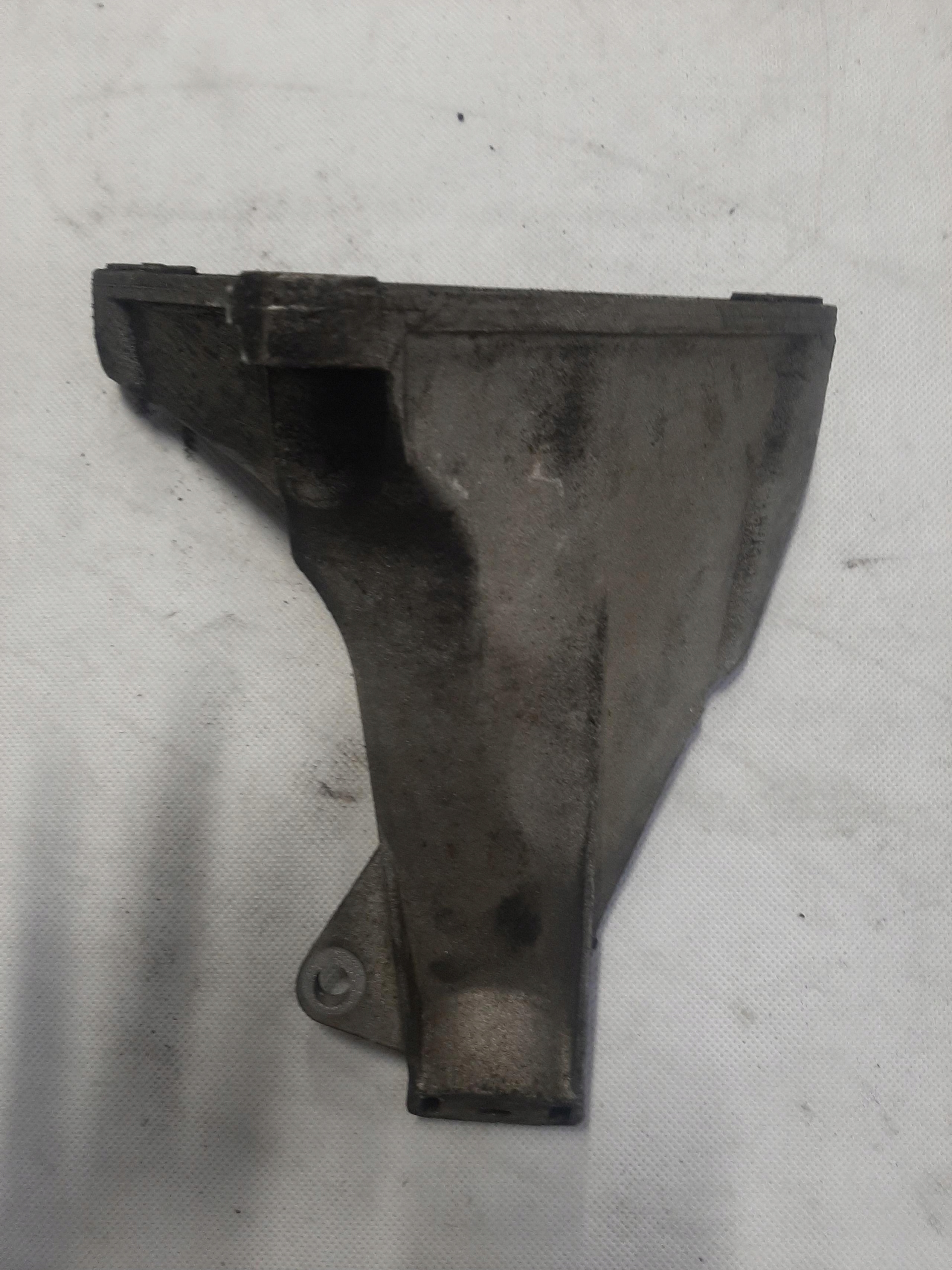 VW PASSAT B5 AUDI A4 B6 A6 C5 1.9 TDI ŁAPA MOCOWANIE SILNIKA 8D0199308AB