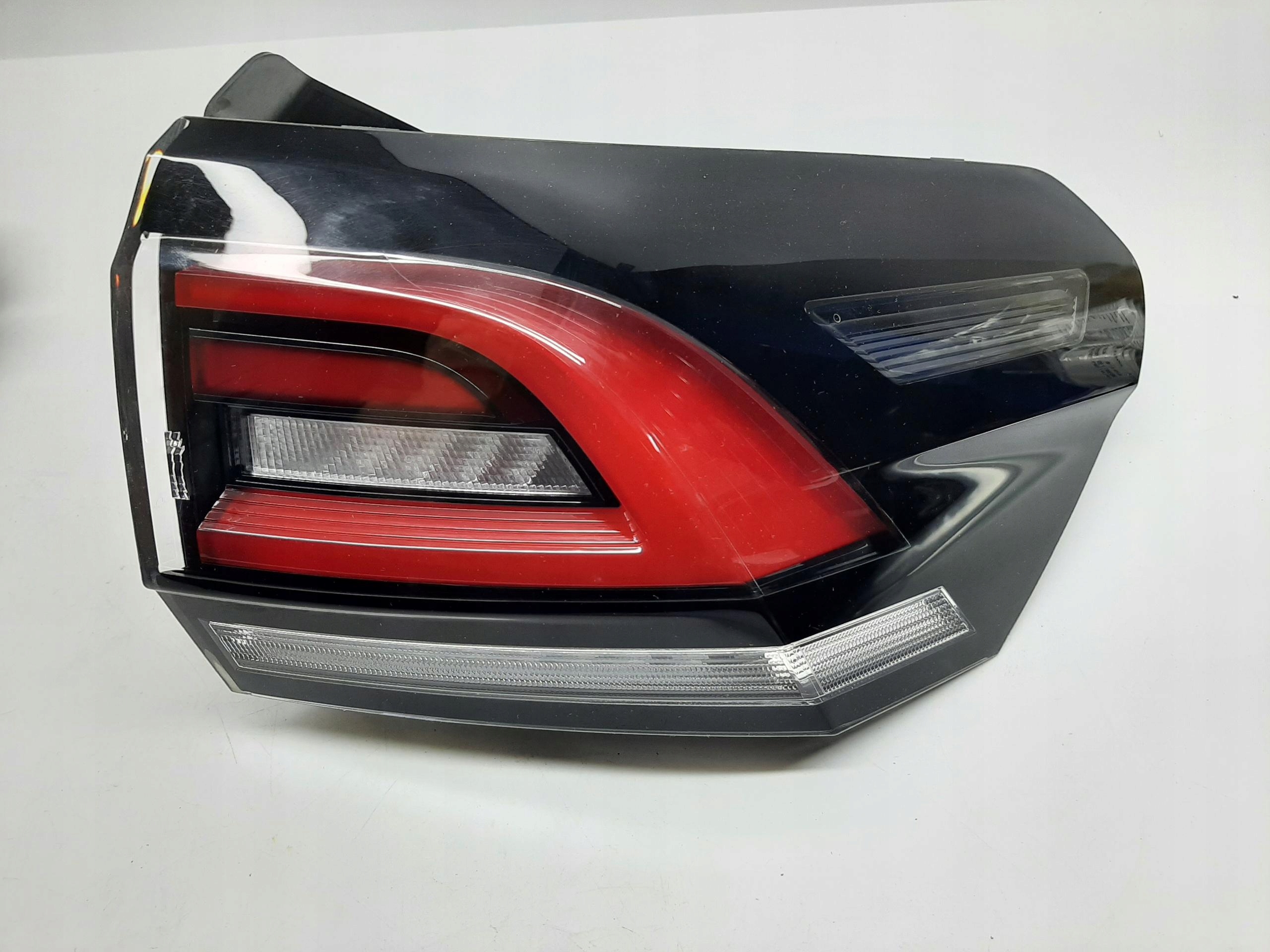 VW TAIGO LAMPA PRAWA TYLNA TYŁ LED 2G7945096