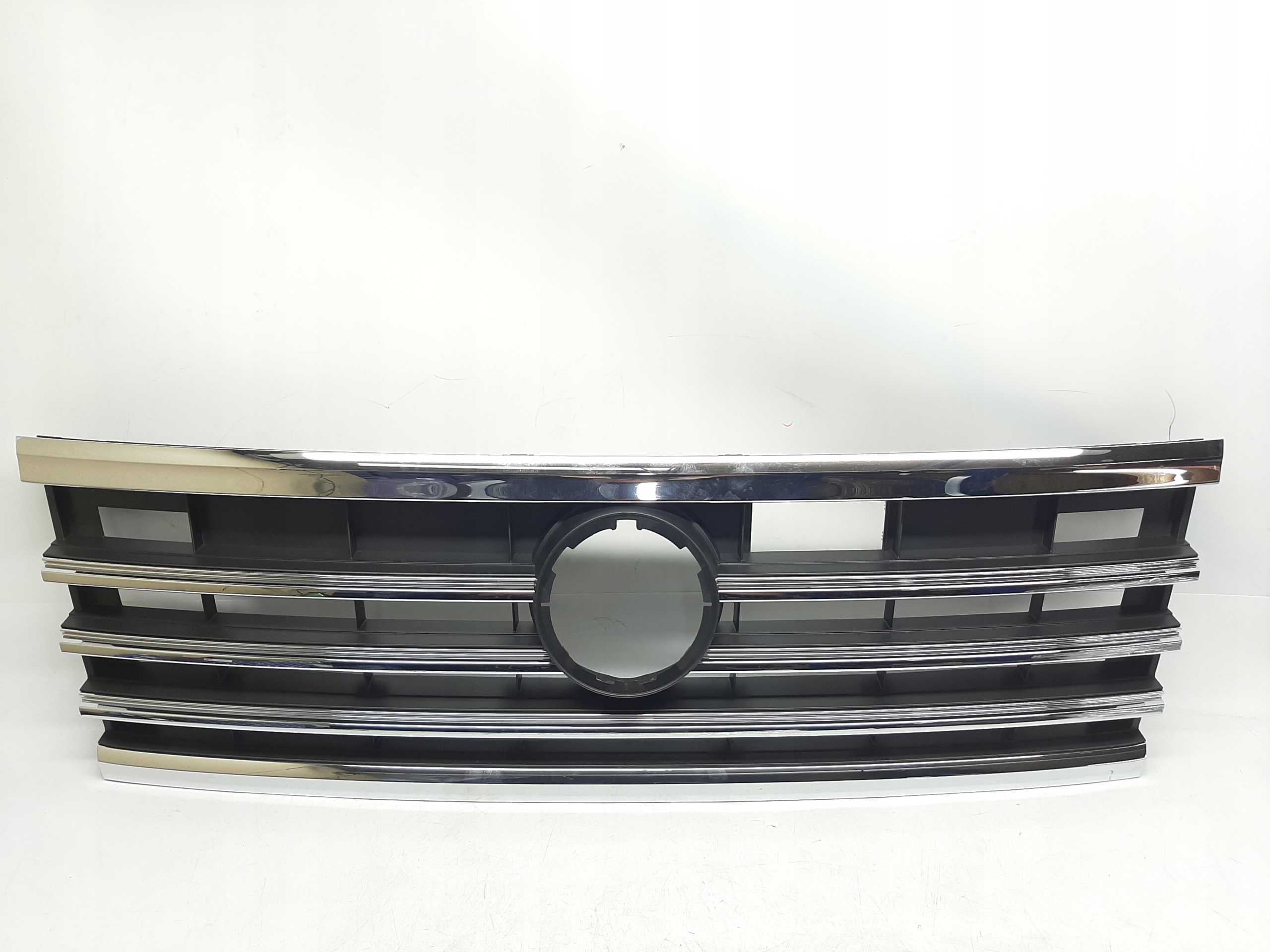 VW TOUAREG III ATRAPA GRILL ZDERZAKA 760853653B