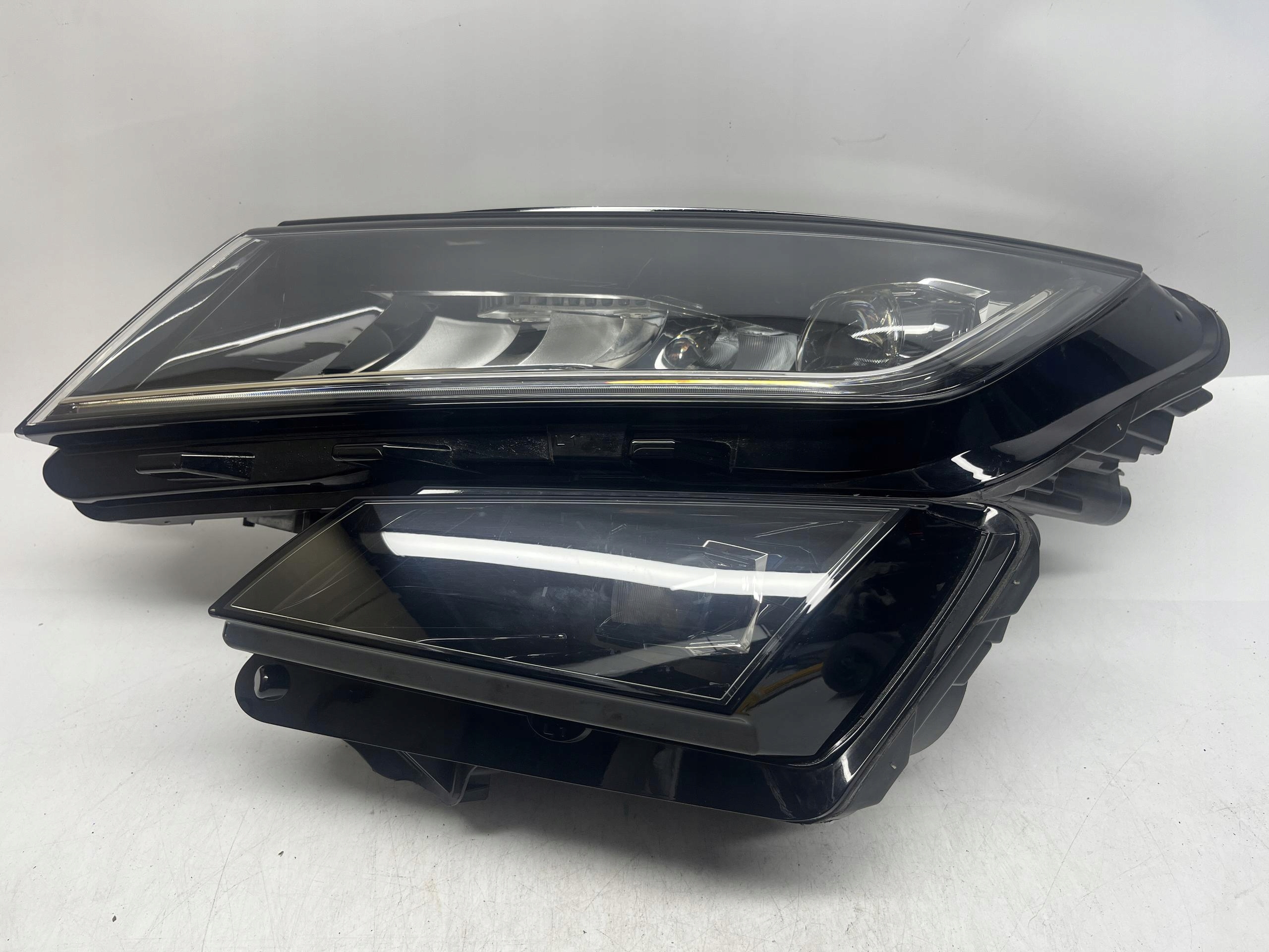 SKODA Kodiaq Reflektor Lampra Przód Lewy Led 566941015F