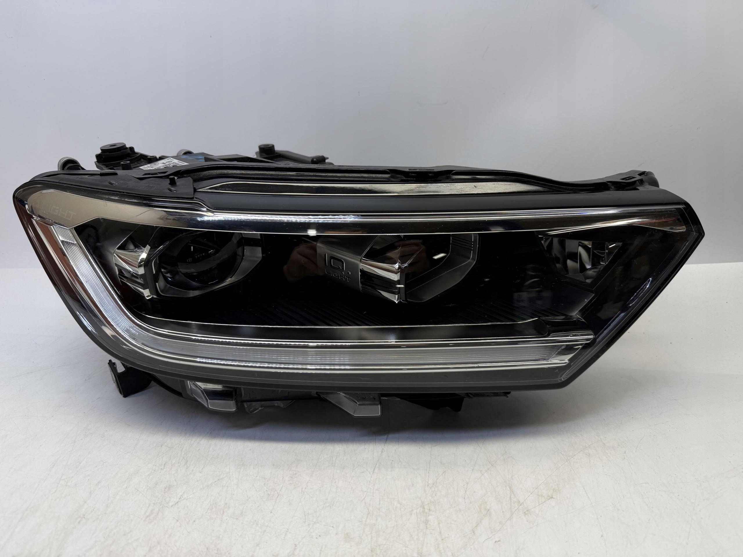 VW T-ROC REFLEKTOR LAMPA PRAWY PRZÓD PRZEDNIA LED IQ.LIGHT 2GA941036BS