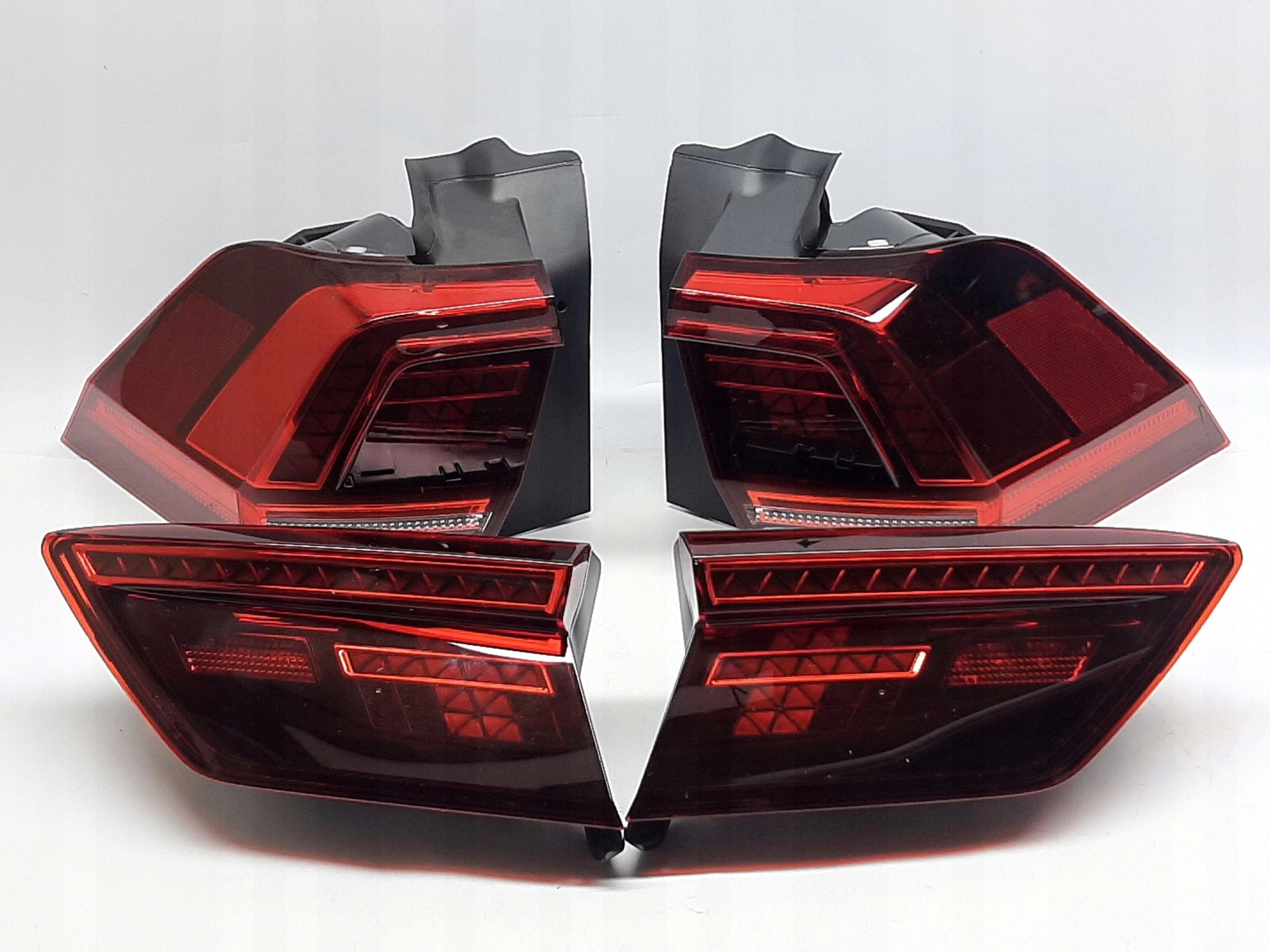 VW Tiguan Lampa Tył KOMPLET 5NA945308E 5NA945307E 5NA945207C 5NA945208C