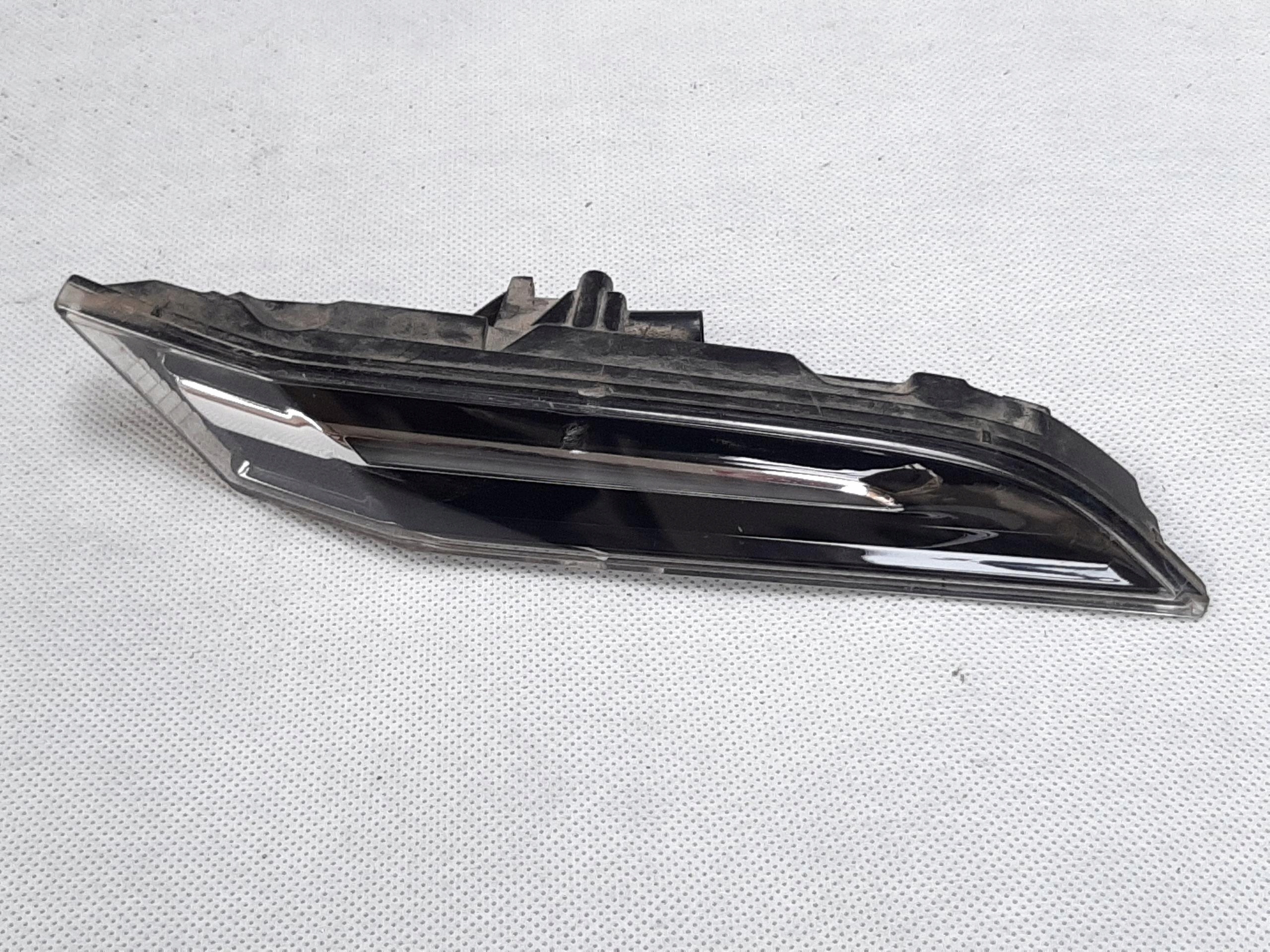 PORSCHE 911 992 KIERUNKOWSKAZ PRAWY BOCZNY LED 992953042C