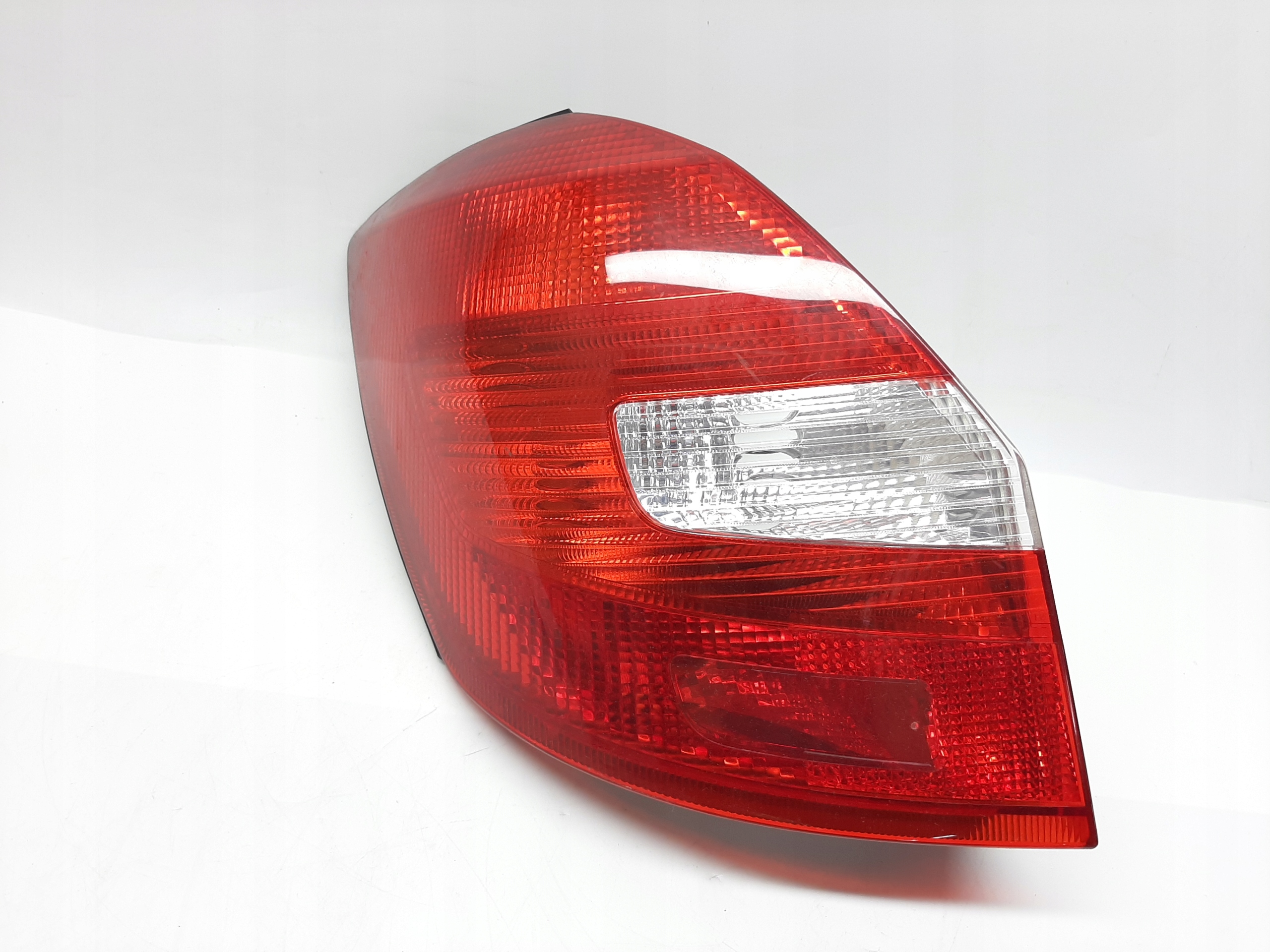 SKODA FABIA LIFT LAMPA TYŁ LEWA 5J6945095