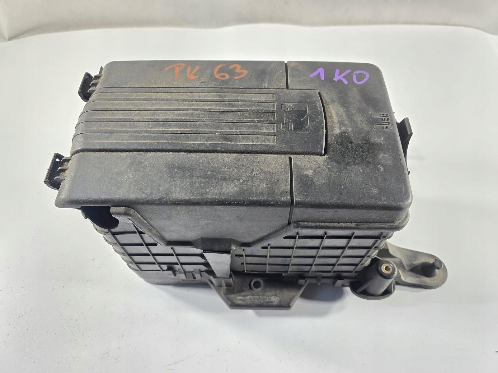 VW GOLF VI PASSAT B7 AUDI A3 8P OBUDOWA AKUMULATORA 1K0915333H