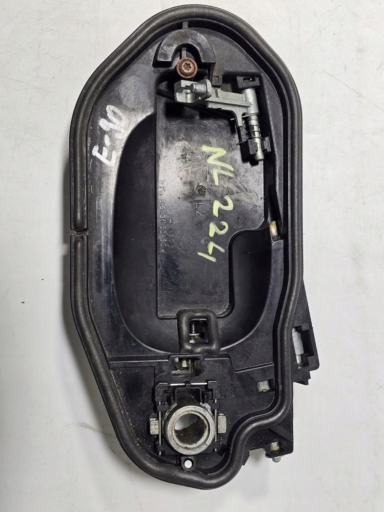 BMW E60 E61 PODSTAWA KLAMKI DRZWI LEWY PRZÓD 7191615