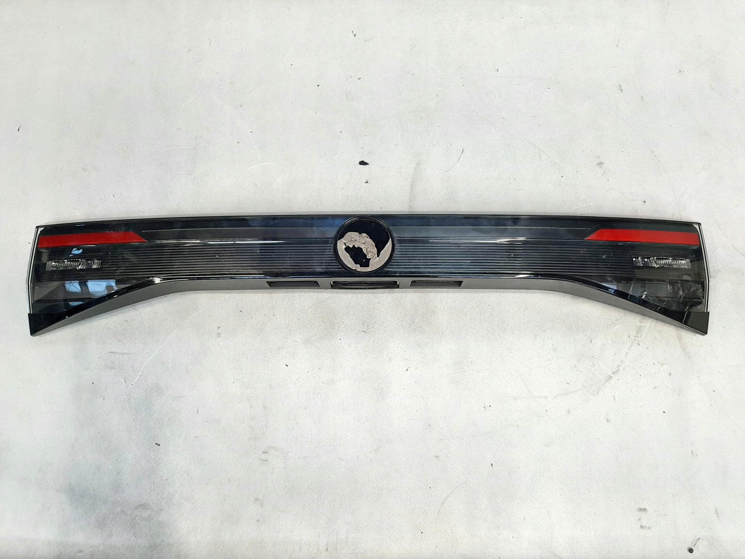 VW T-CROSS BLENDA LAMPA KLAPY TYŁ LED 2GM945093D