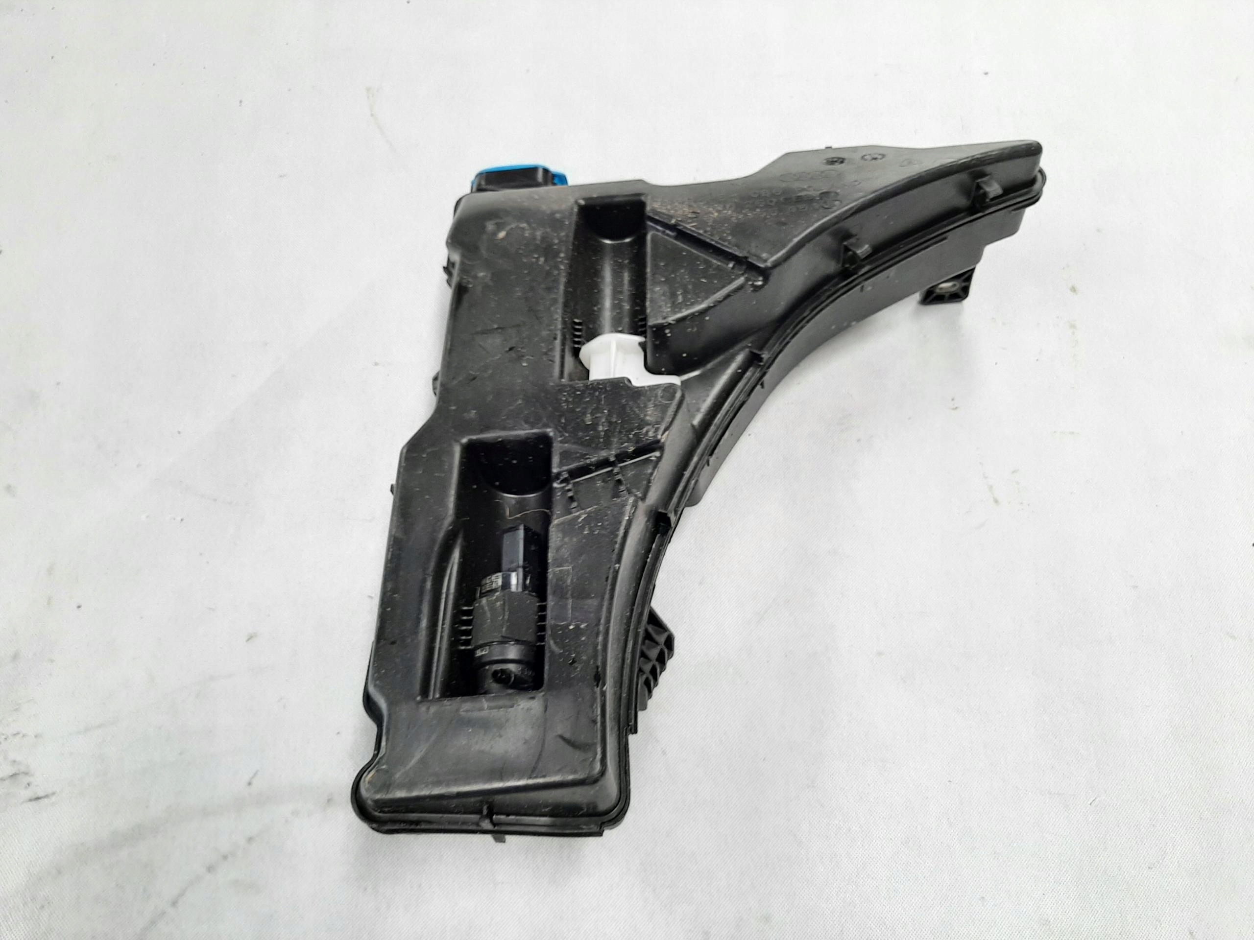 ZBIORNICZEK PŁYNU SPRYSKIWACZY AUDI A5 SPORTBACK II LIFT 20- 8W6955451E