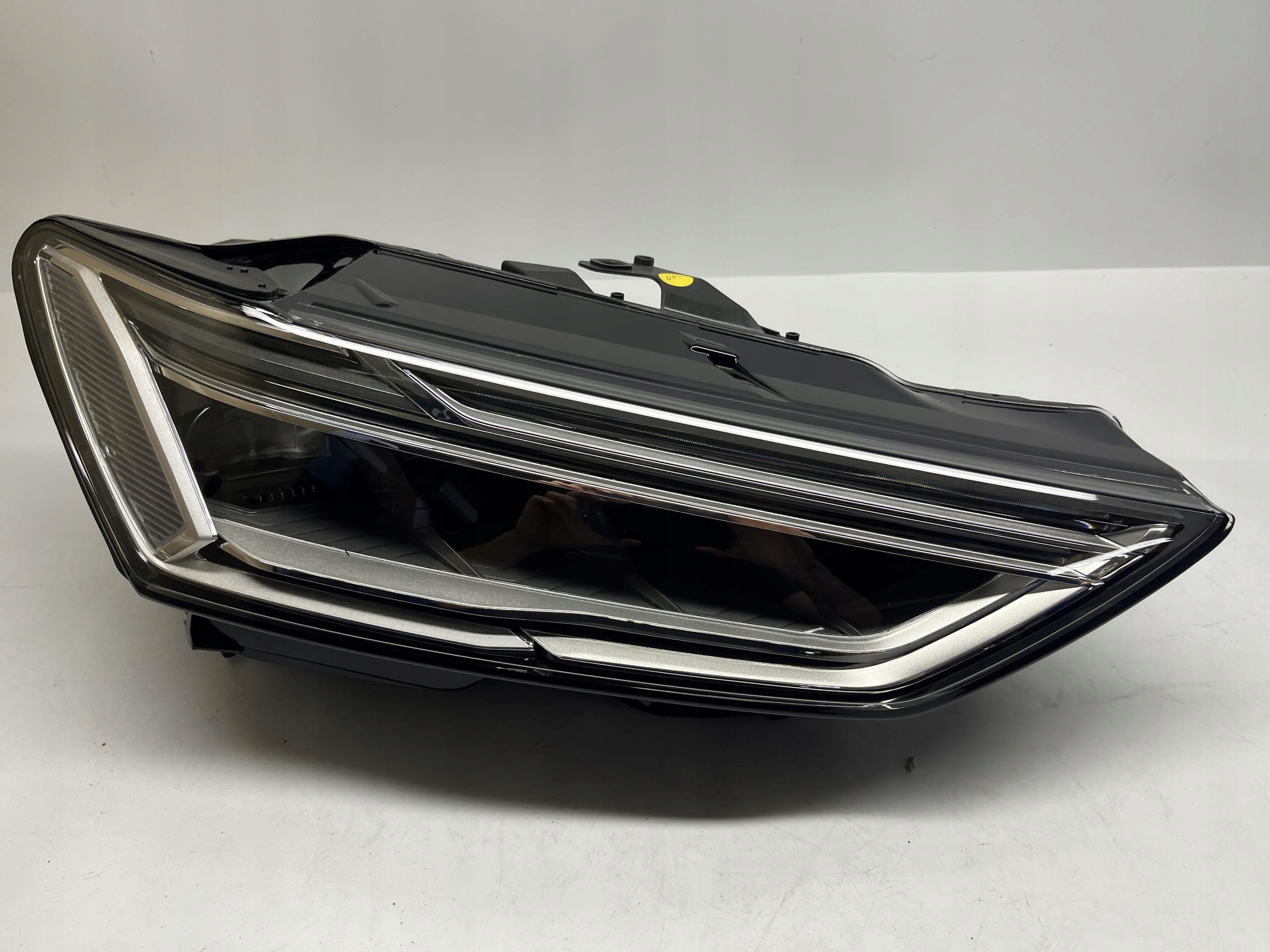 AUDI A7 REFLEKTOR LAMPA PRAWA PRZEDNIA LED 4K8941034C