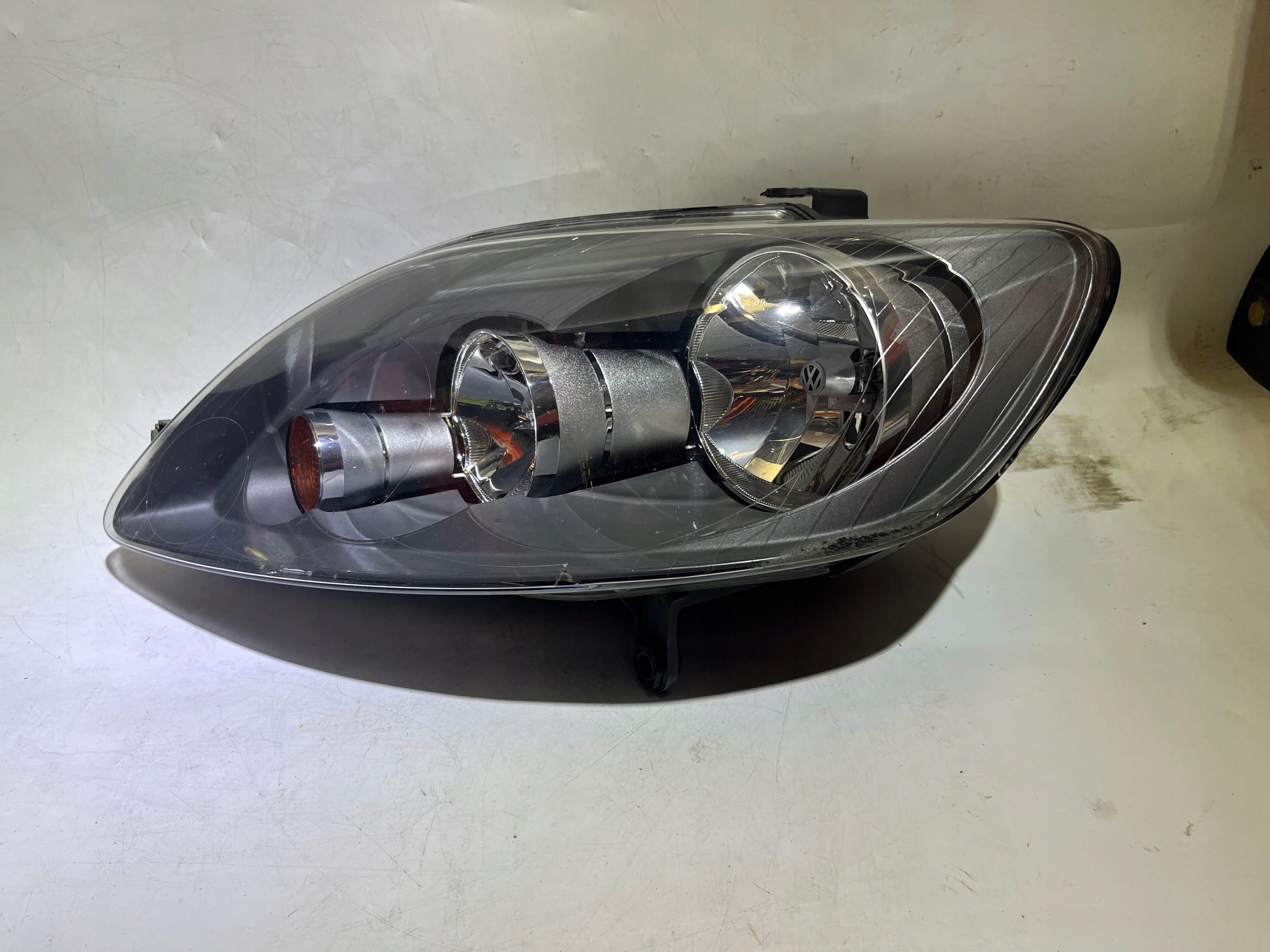 VOLKSWAGEN GOLF V PLUS REFLEKTOR PRZÓD LAMPA PRZEDNIA LEWA 5M1941005B