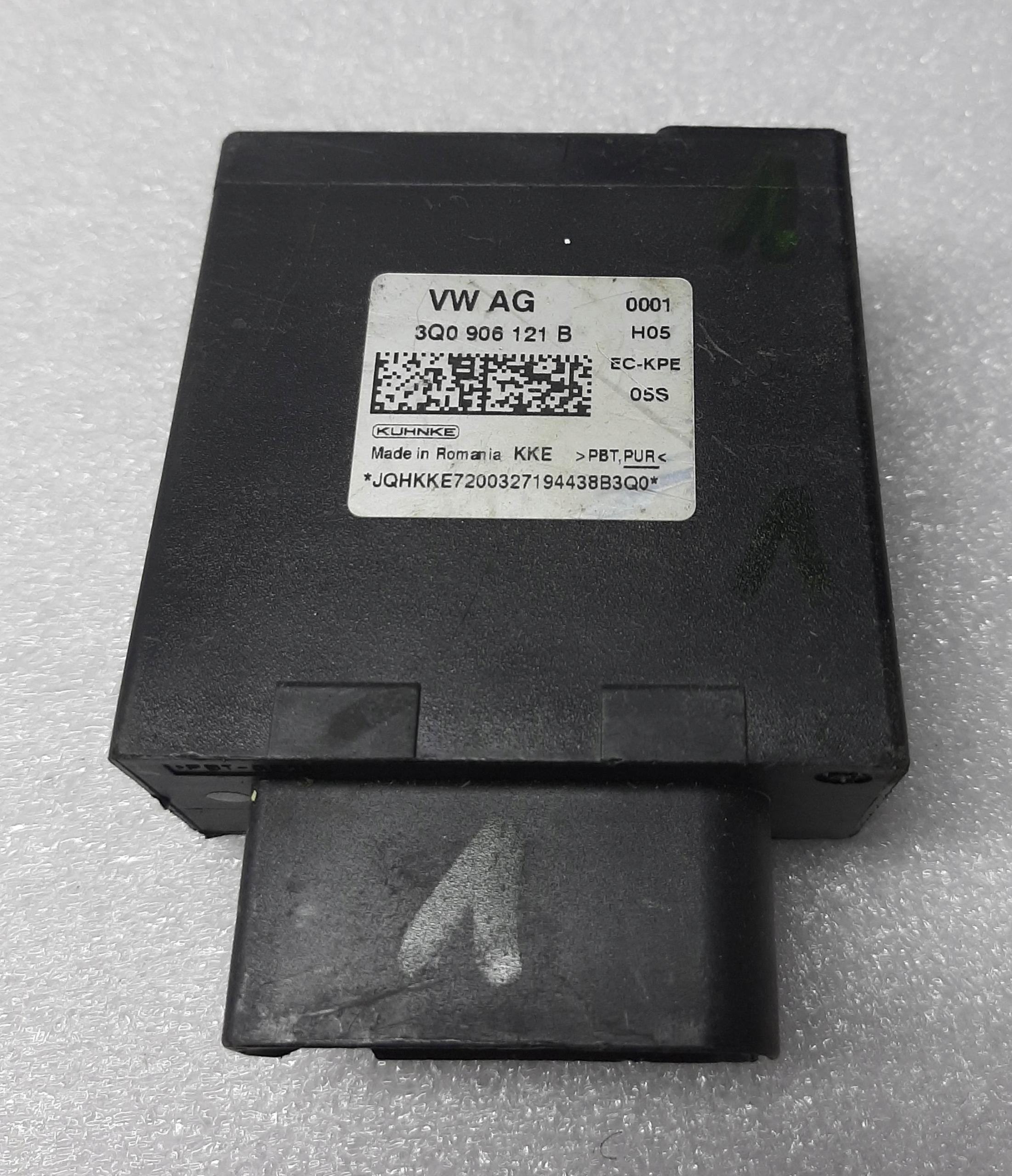 VW Audi Skoda Sterownik pompy paliwa 3Q0906121B C