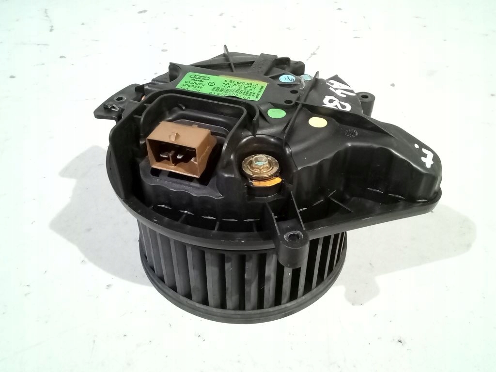Audi A4 S4 B6 B7 2001-2008 Wentylator Wnętrza Dmuchawa 8E1820021A Europa