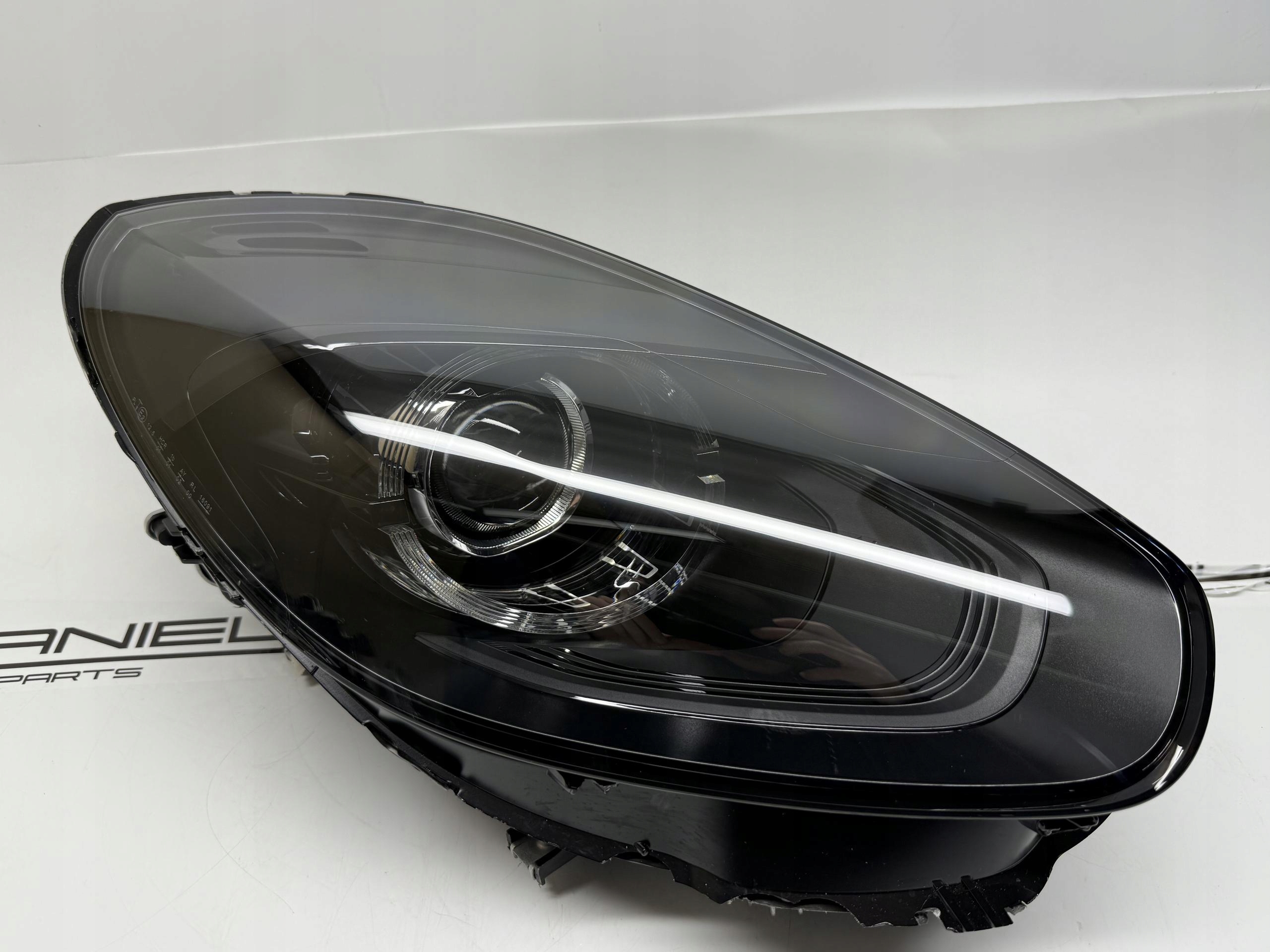 ALPINE A110 REFLEKTOR LAMPA PRAWY PRZÓD LED 6020015049