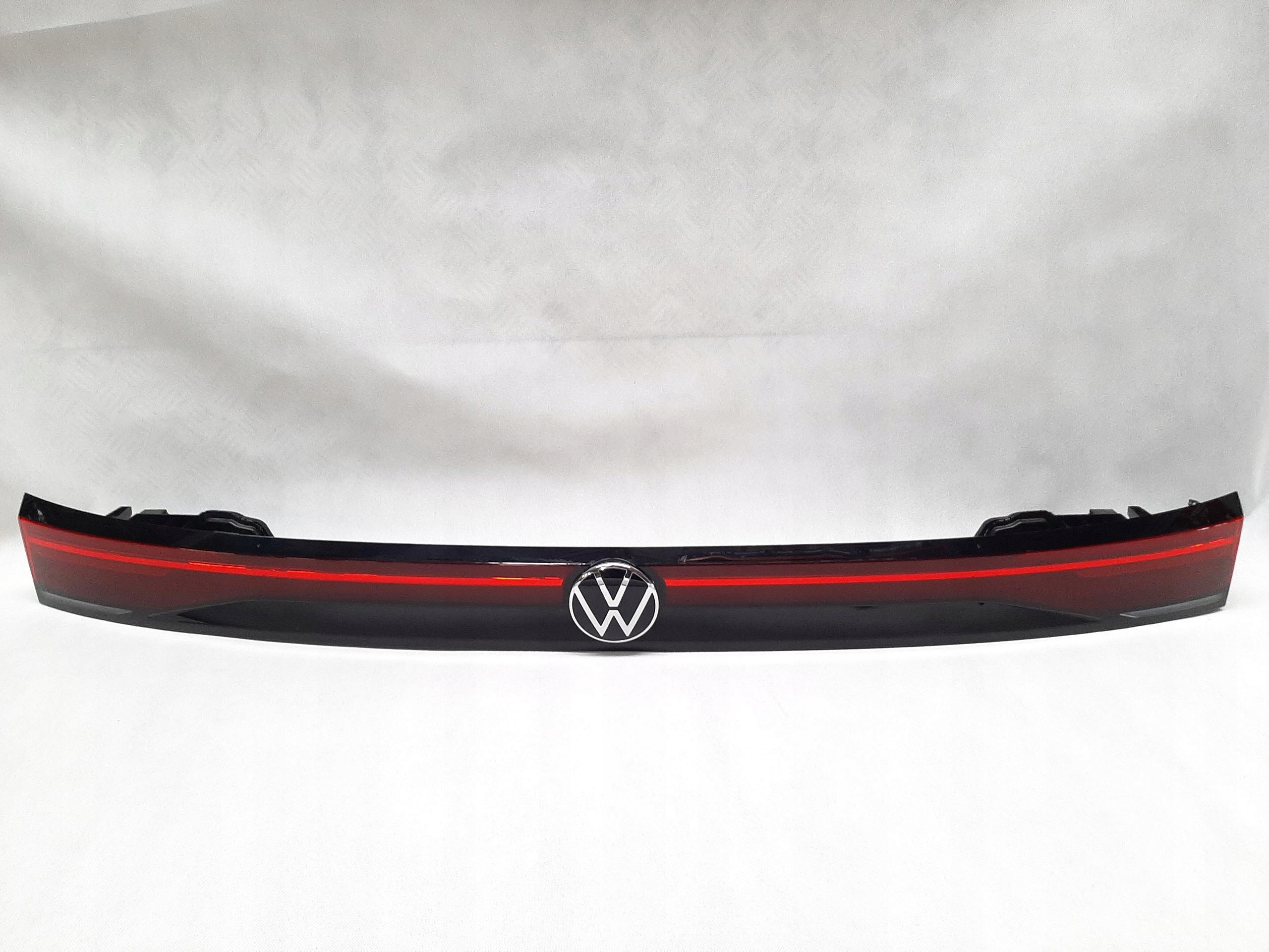 VW PASSAT B9 VARIANT BLENDA LAMPA KLAPY TYŁ LED 3J0945093